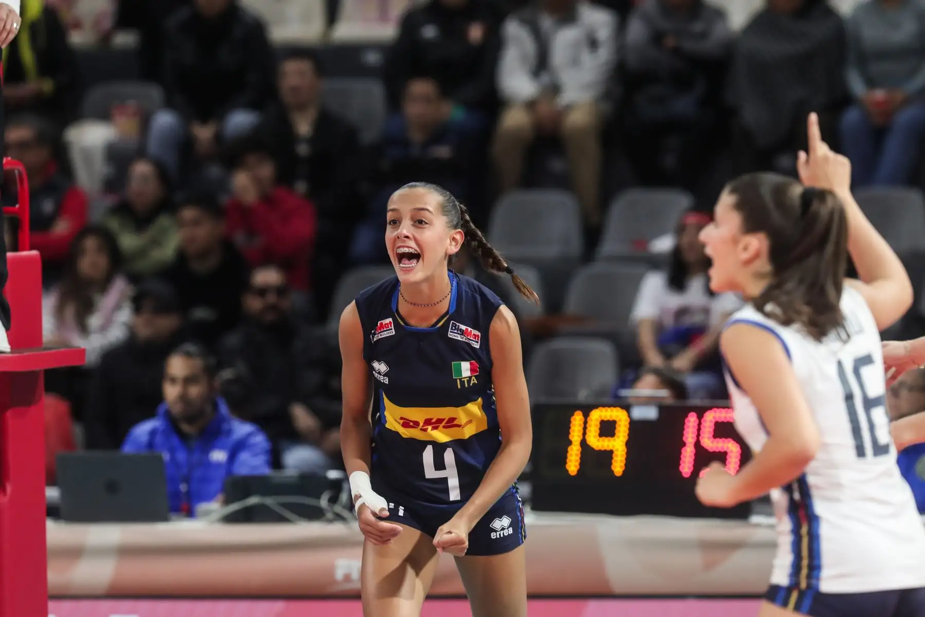 Italiana Sara Mori celebra un punto  en el partido Italia vs Turquia  por cuartos de final del Mundial de Vóley sub 17 en el Coliseo Dibós. Foto: ANDINA/ Connie Calderon