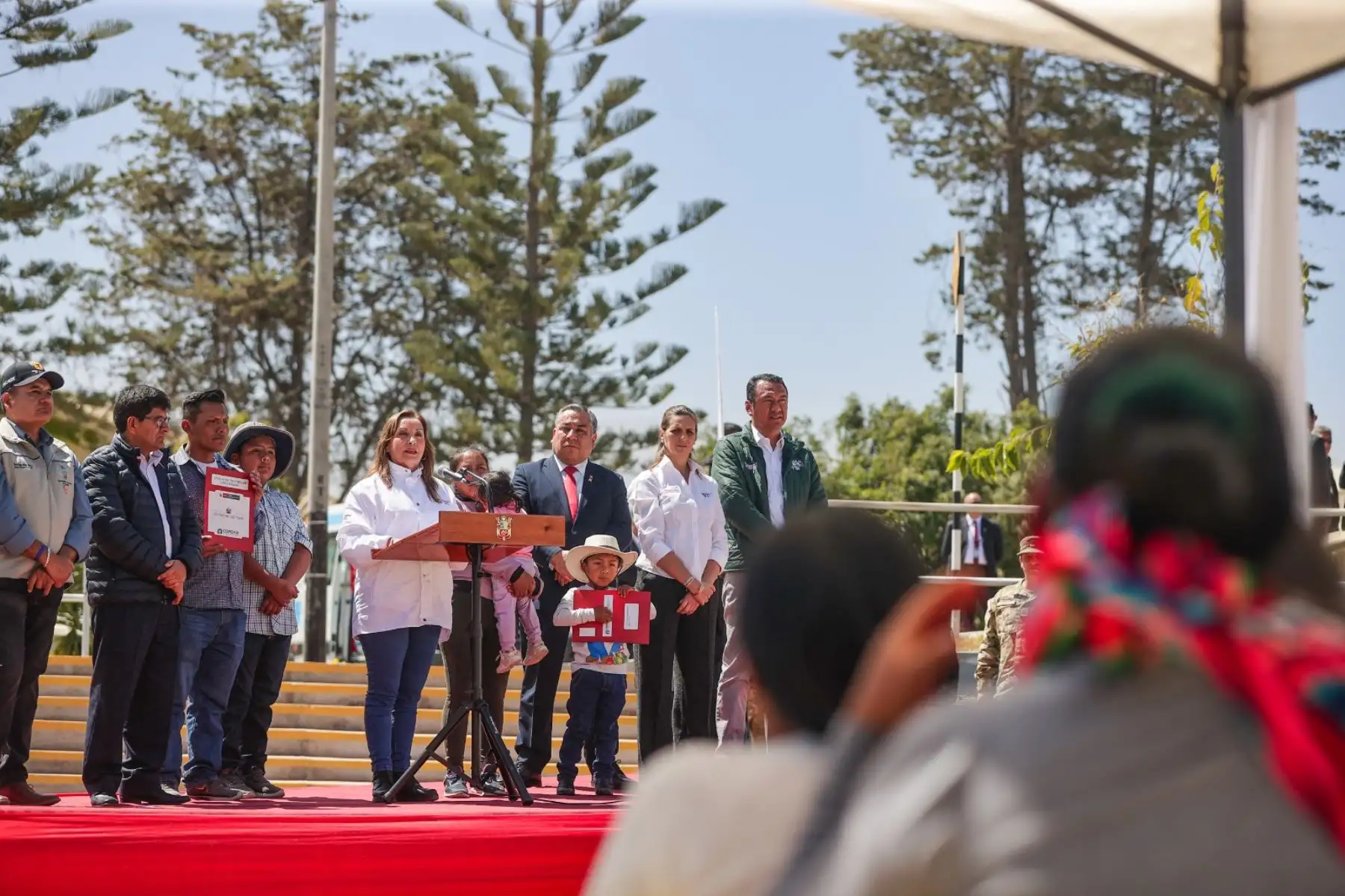 Presidenta Dina Boluarte, entrega 3,029 títulos de propiedad para la Provincia de Arequipa. Foto: ANDINA/ Prensa Presidencia