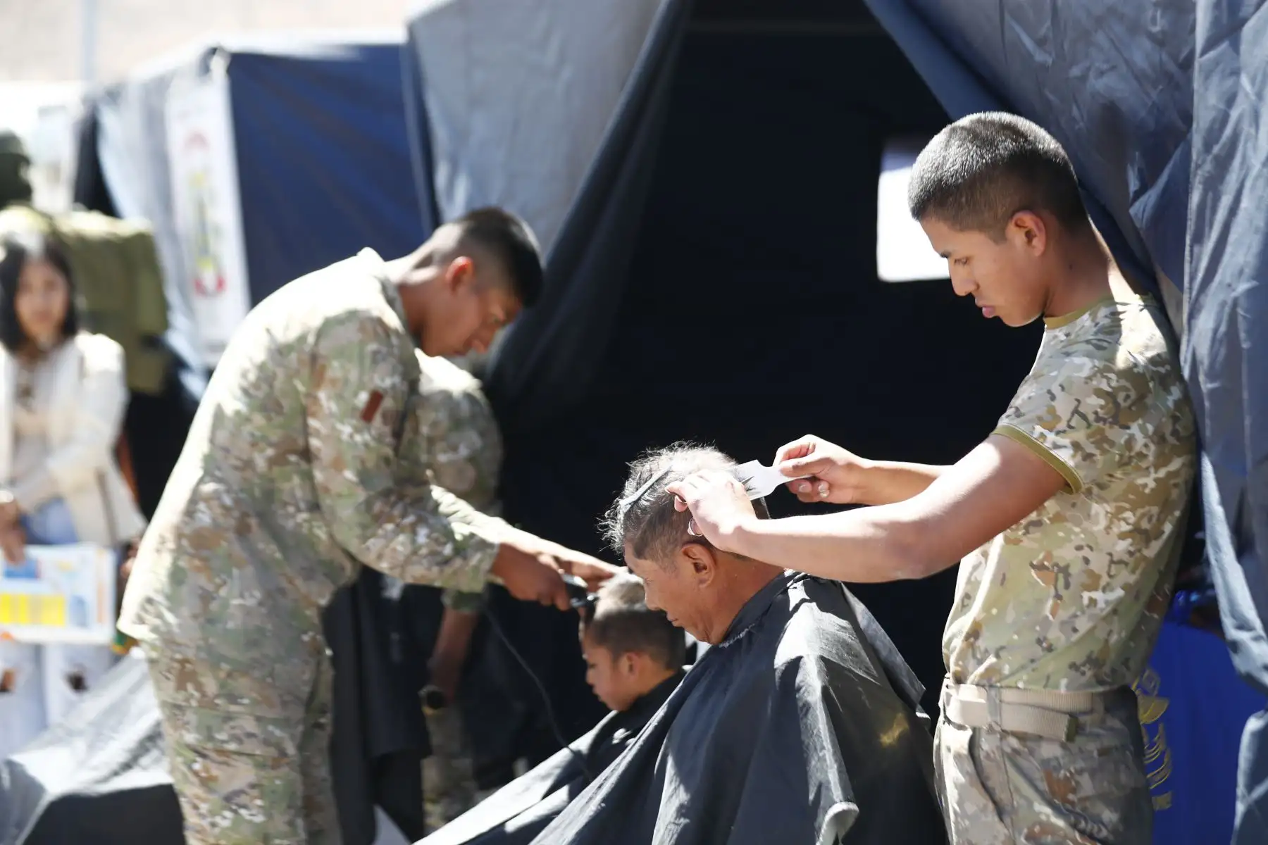 Diversos ministerios e instituciones públicas, a través de sus programas sociales y servicios a la ciudadanía, se hicieron presentes en el distrito de Yura, en Arequipa, como parte de la Campaña Cívica Multisectorial, realizada por encargo de la Presidencia de la República, con el fin de acercar los servicios del Estado a la población más vulnerable del país. Foto: ANDINA/Daniel Bracamonte