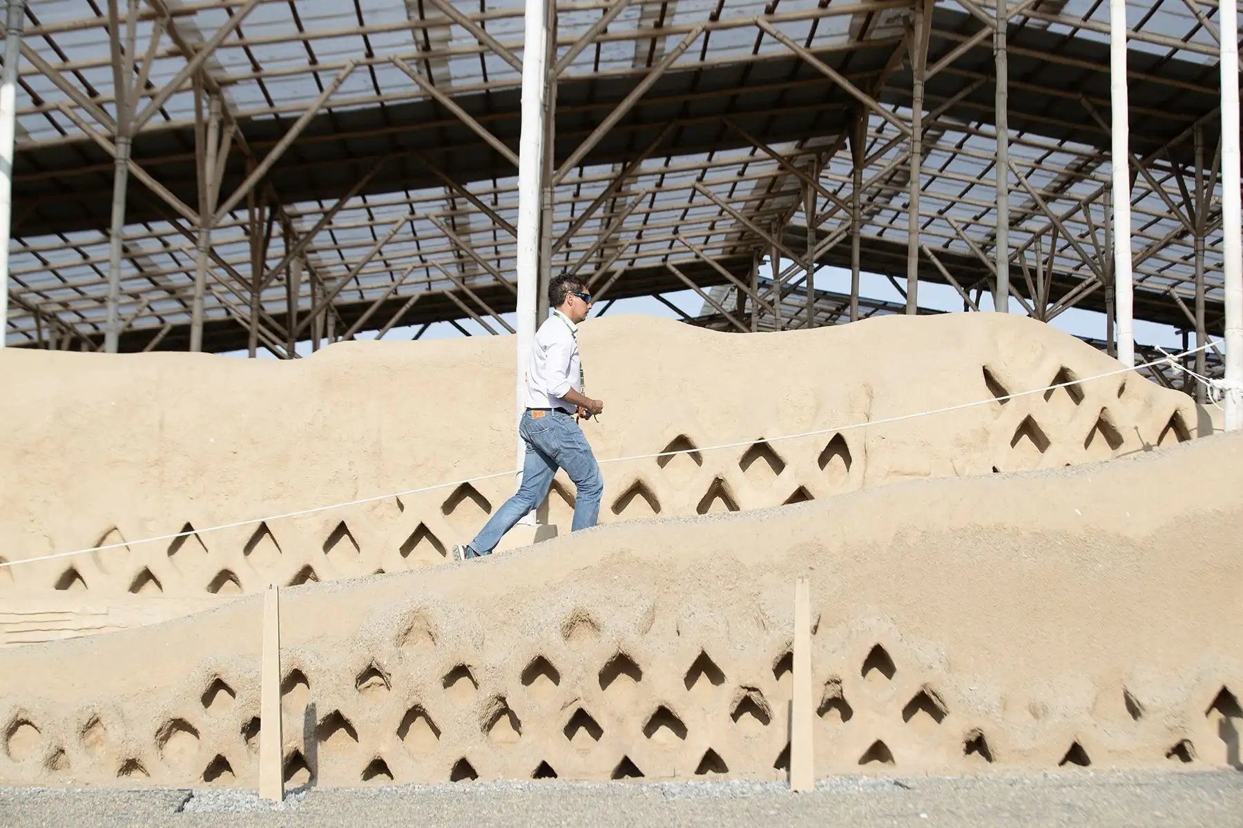 El número de visitantes al complejo arqueológico llega a 300 personas por día, nivel similar al que registraba antes de la pandemia del covid-19. Foto: ANDINA/Daniel Bracamonte