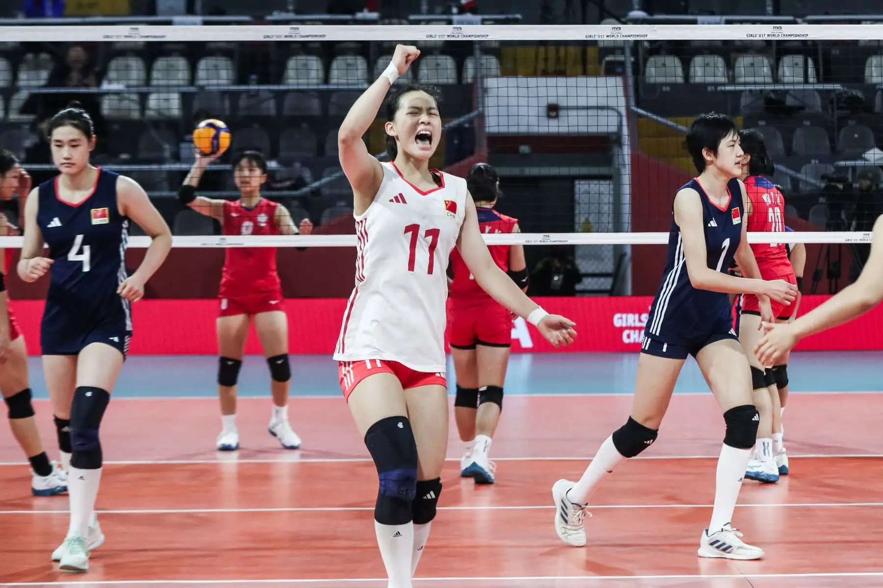Li Mingying de China celebra un punto ante  China Taipei en el partido por semifinales del Mundial de Vóley sub 17 en el Coliseo Dibós. Foto: ANDINA/ Connie Calderon