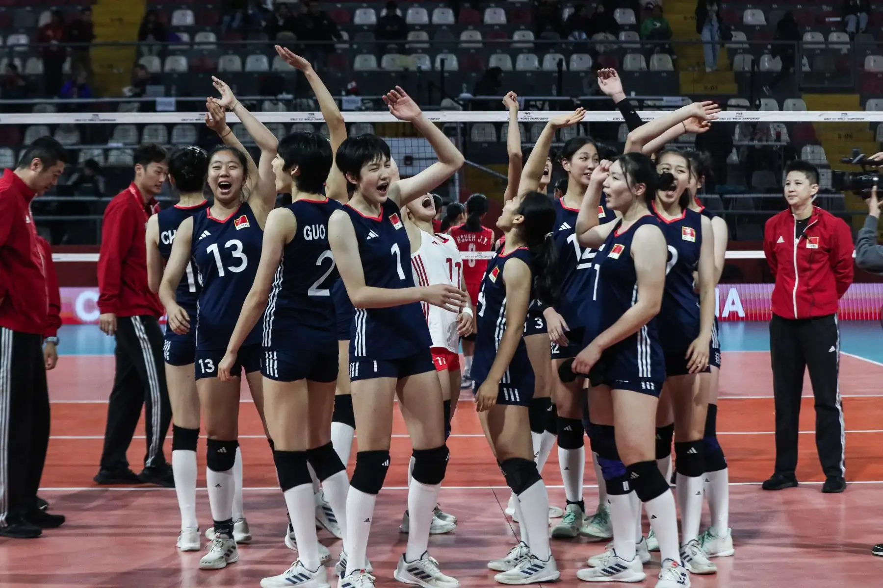 La selección China se impone por 3-0 a China Taipei en el partido por semifinales del Mundial de Vóley sub 17 en el Coliseo Dibós. Foto: ANDINA/ Connie Calderon