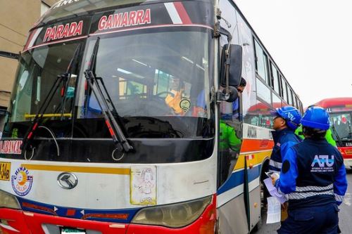 En lo que va del año, la ATU ha realizado más de 13 000 operativos en Lima y Callao, en los que se ha intervenido a más de 32 mil vehículos de transporte informal. ANDINA/Difusión