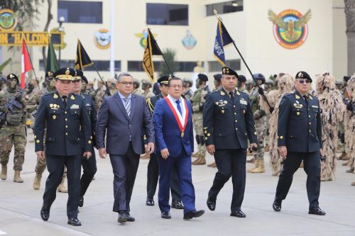 Ministro Santiváñez participó en ceremonia por 37° aniversario de la Dirección de Operaciones Especiales (Diropesp), a la que asistió el presidente del Congreso y otras altas autoridades. ANDINA/Difusión