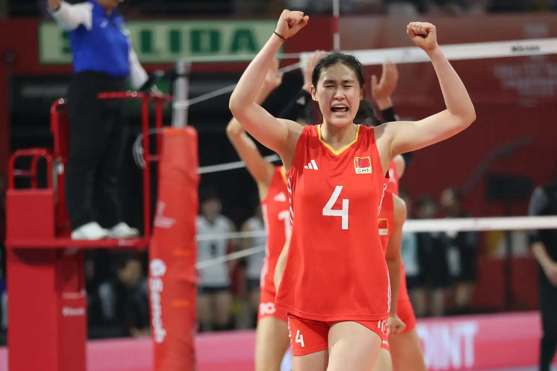 La jugadora china Hongyun Sun  celebra tras ganarle a Japón y coronarse campeona por la final del Mundial de Voleibol Sub-17 en el Coliseo Dibós.
Foto: ANDINA/ Lino Chipana