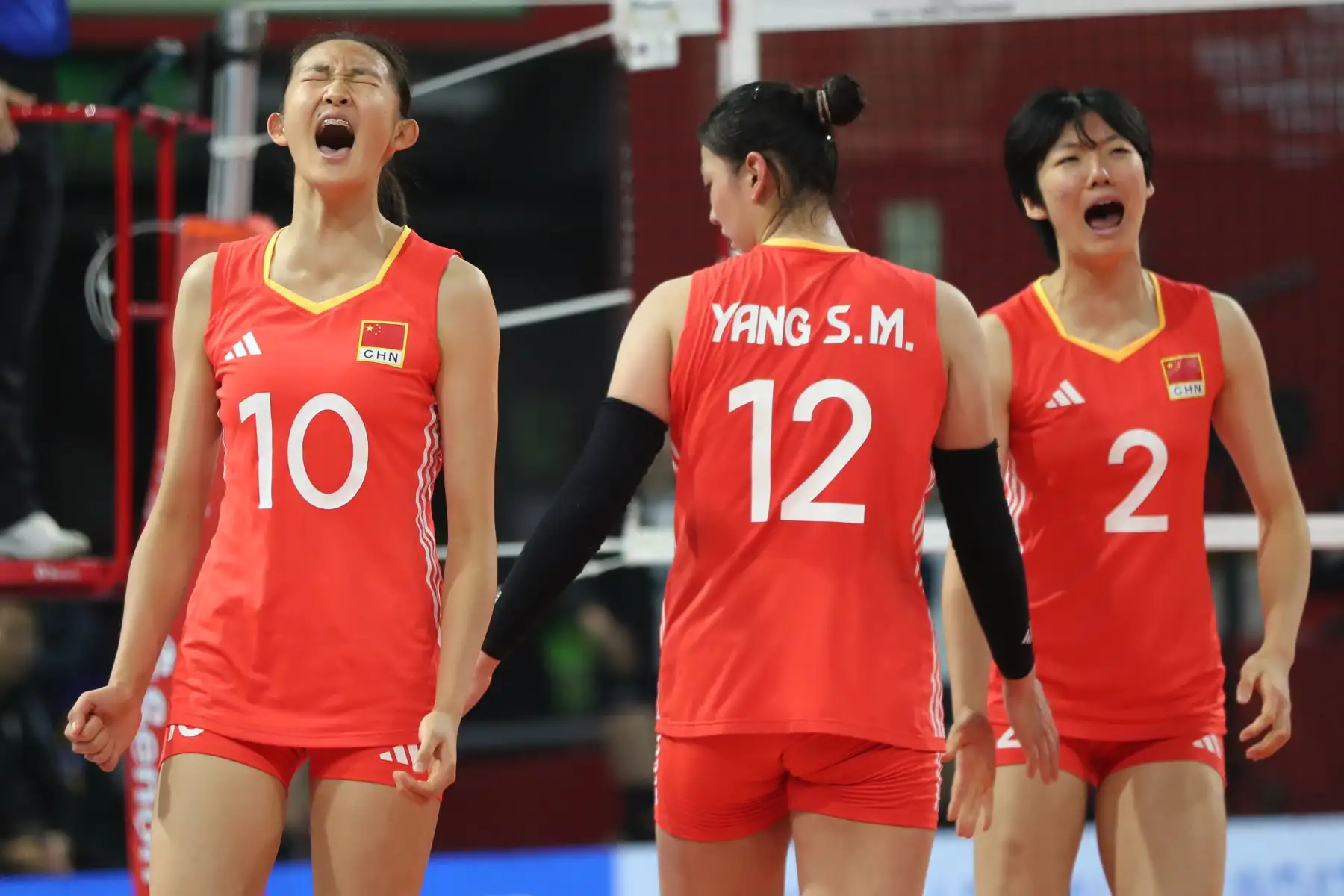 Las jugadoras chinas celebran tras ganar 3 a 0 a Japón  por la final del Mundial de Voleibol Sub-17 en el Coliseo Dibós.
Foto: ANDINA/ Lino Chipana