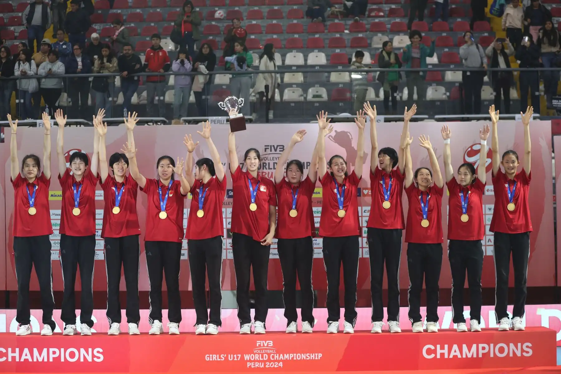 China gana 3 a 0 a Japón y se consagra campeón Mundial de Vóley Sub-17  en el Coliseo Dibós.
Foto: ANDINA/ Lino Chipana