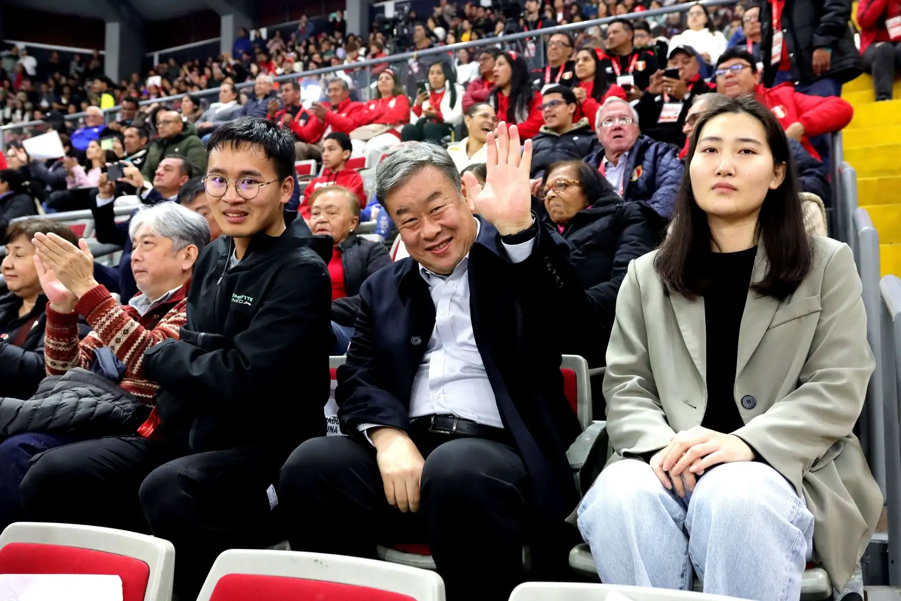La  selección de China y Japón disputan la final   durante el partido  del Mundial de Voleibol Sub-17 en el Coliseo Dibós.
Foto: ANDINA/ Lino Chipana