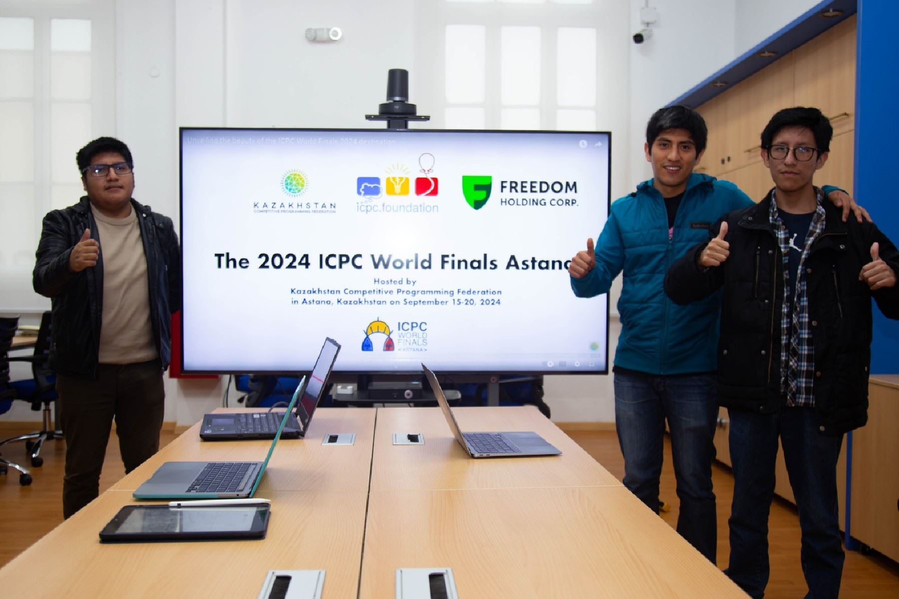 Tres jóvenes de la carrera de Ciencias de la Computación de la UNI clasificaron al Concurso Internacional de Programación (ICPC) que se realizará en Kazajistán del 15 al 20 de setiembre. Son los únicos estudiantes que partirán a Asia para representar al Perú a nivel mundial.