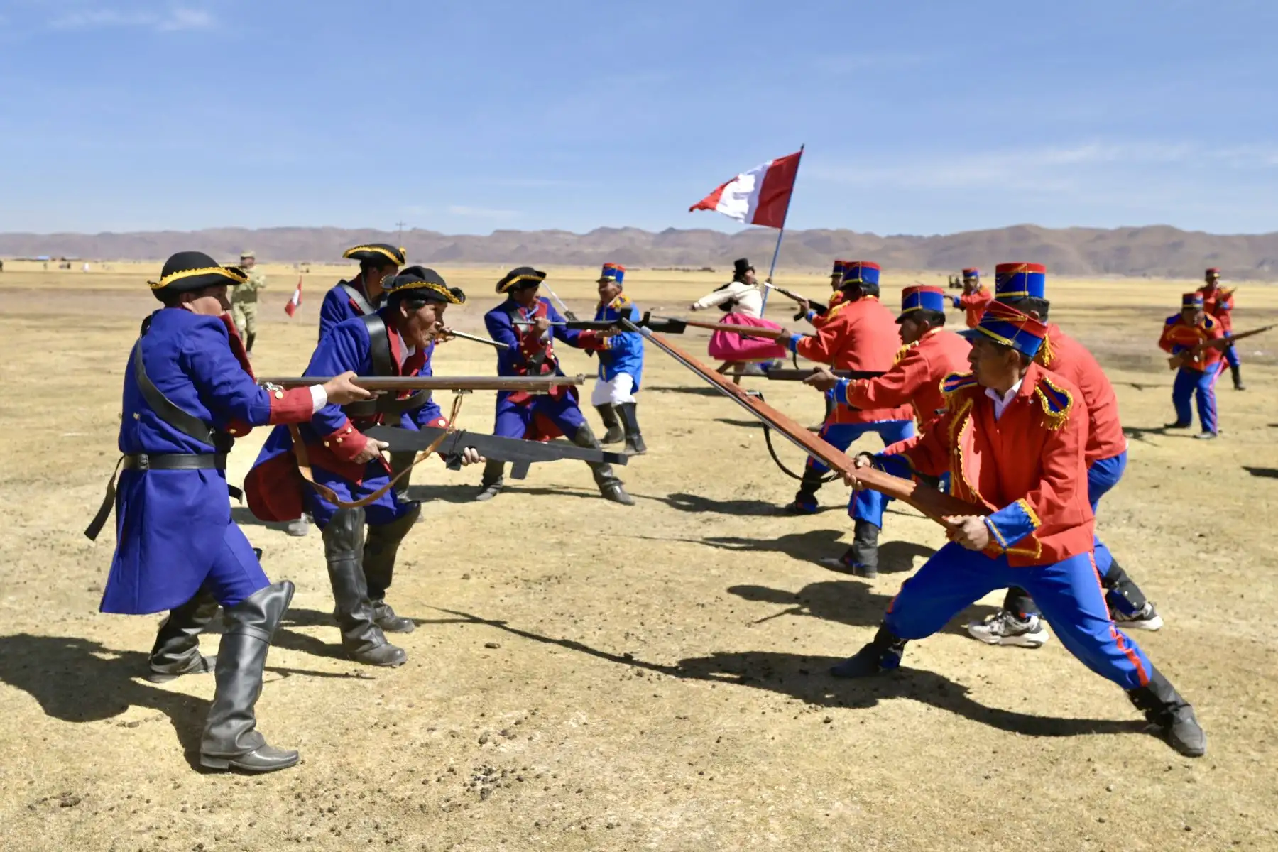 En las pampas de Chua Chua, en la región Puno, se revivió un episodio crucial de la independencia del Perú a través de la escenificación de la batalla de Zepita, también conocida como batalla de Chua Chua.
Foto: Proyecto Especial Bicentenario
