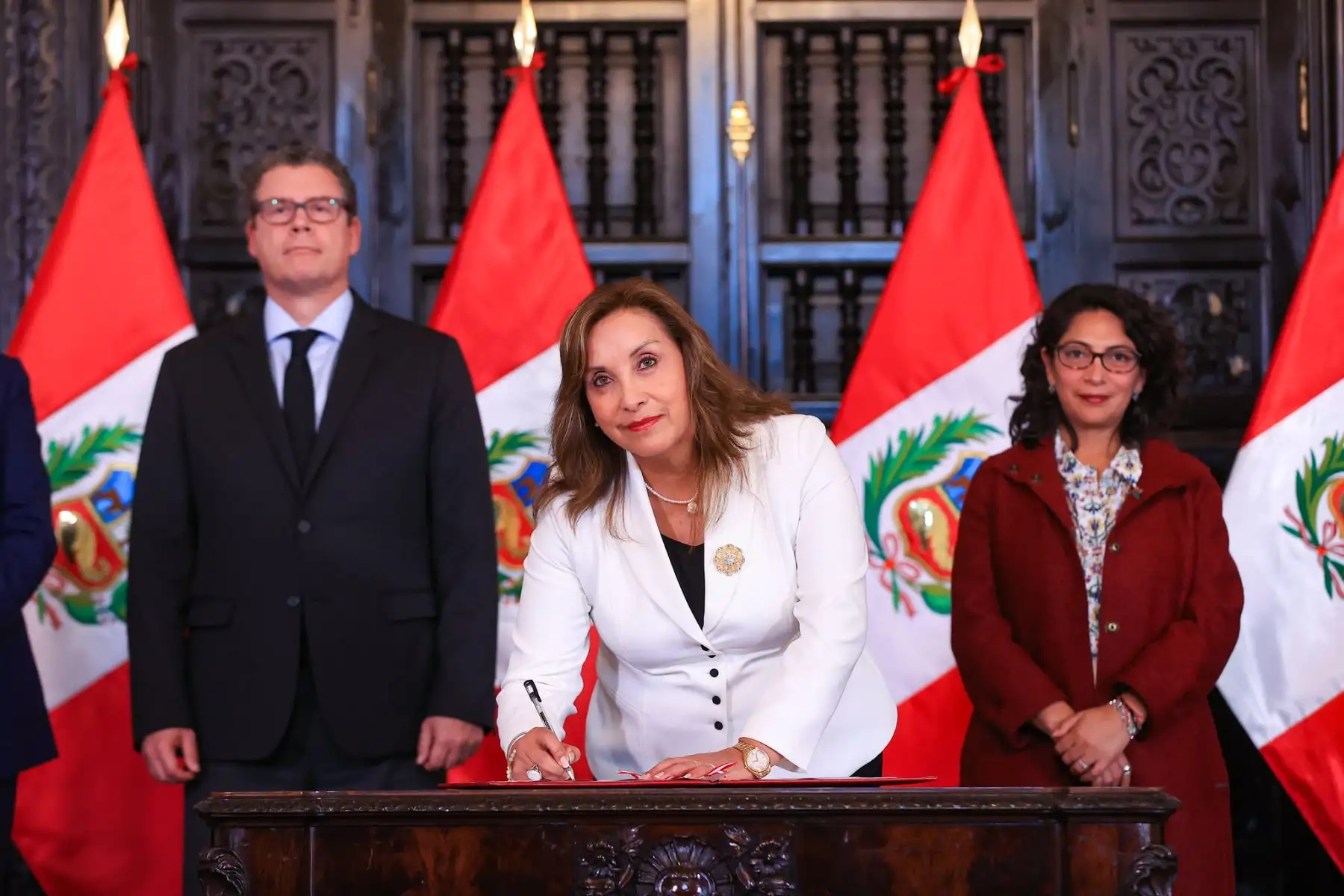 Firma del Decreto Supremo que declara de interés nacional la creación del Museo Tawantinsuyo de la Universidad Nacional de San Antonio Abad del Cusco.
Foto: ANDINA/Prensa Presidencia