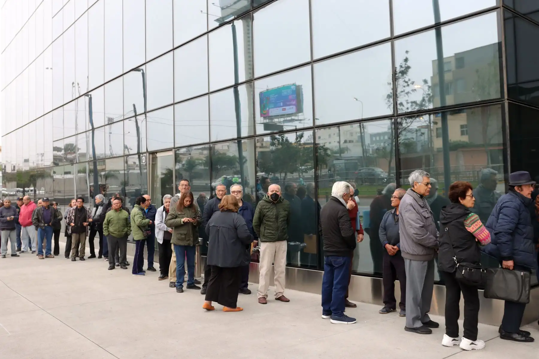 Pago al nuevo grupo del Fonavi, en la sede San Borja del Banco de la Nación.
Foto: ANDINA/ Lino Chipana.