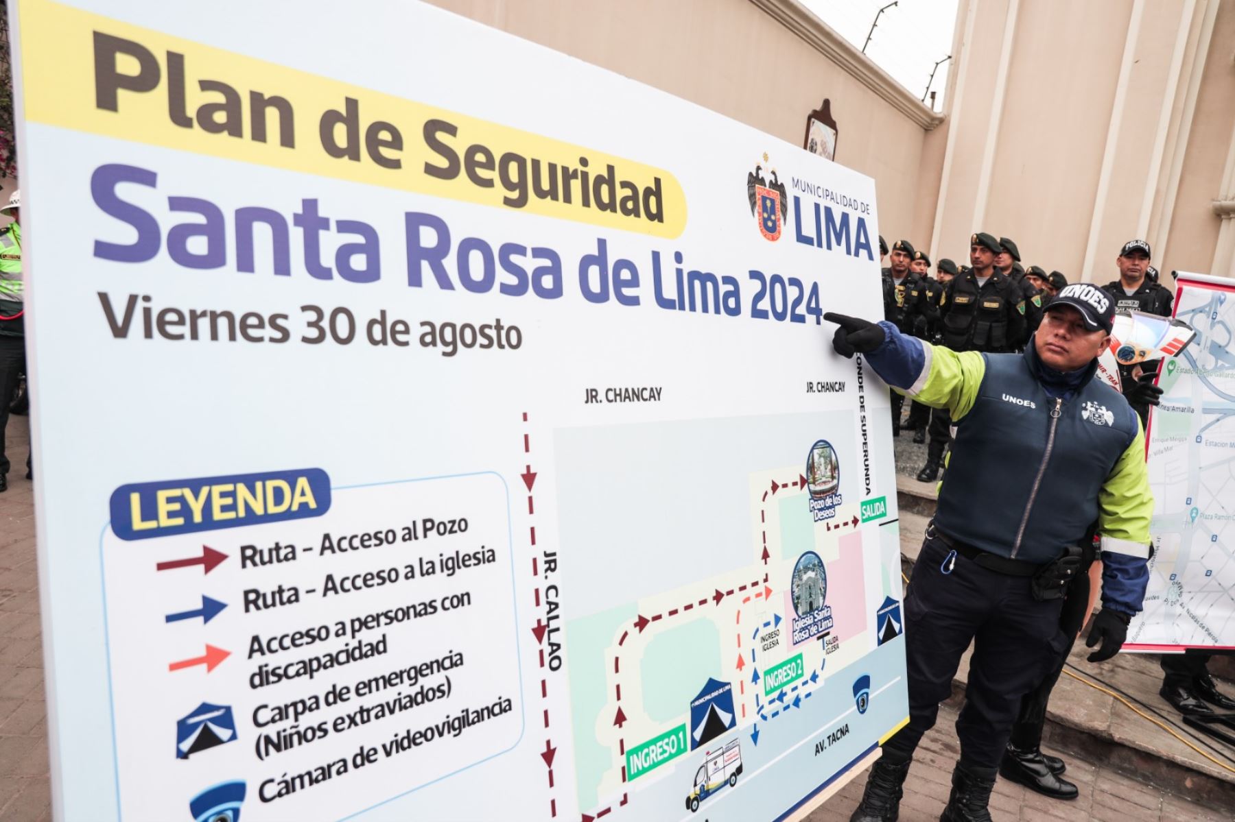 Desde las 05:30 horas serán primeros cortes y se ampliarán conforme aumente el número de fieles de Santa Rosa de Lima. Foto: ANDINA.