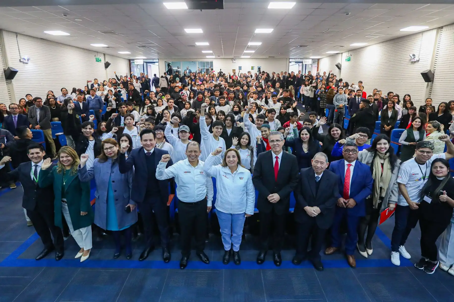 Presidente Dina Boluarte, participa en el Encuentro de Empleabilidad Juvenil y Capacitación Laboral Dual: Estado, Empresa y Academia. Foto: ANDINA/ Prensa Presidencia