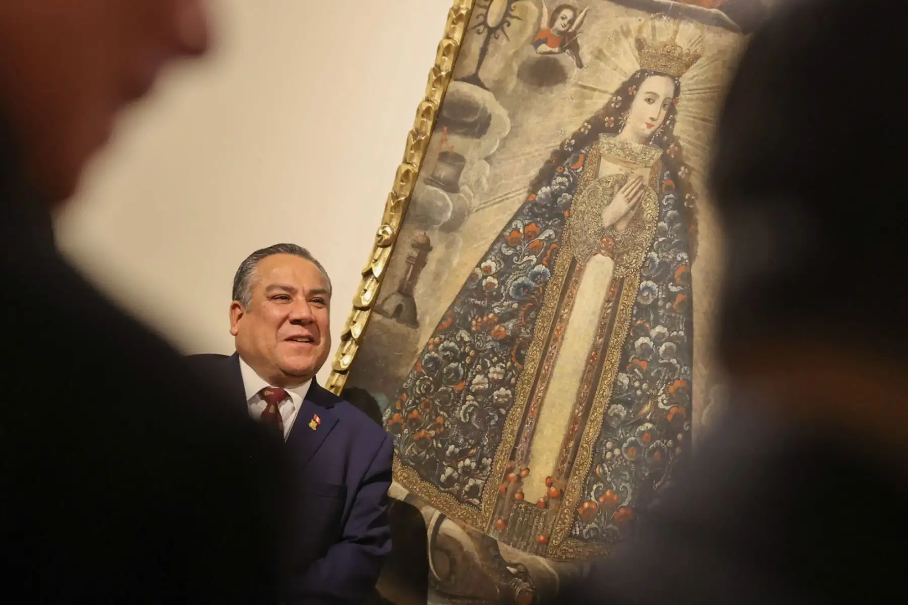 El titular de la PCM participó en la inauguración de la Pinacoteca del Tribunal Constitucional. Esta es una destacada colección de obras de la escuela cusqueña y limeña, ubicada en la Casa Pilatos. Foto: PCM
