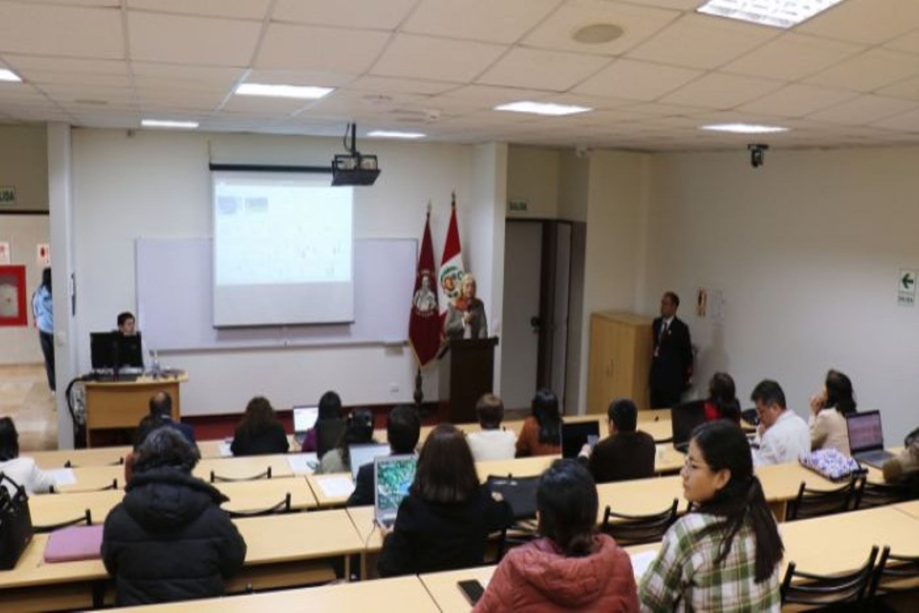 El Concytec, realizó , un taller y un encuentro macrorregional en  Chiclayo, capital de la región Lambayeque, en un esfuerzo por fortalecer el Sistema Nacional de Ciencia, Tecnología e Innovación (Sinacti).