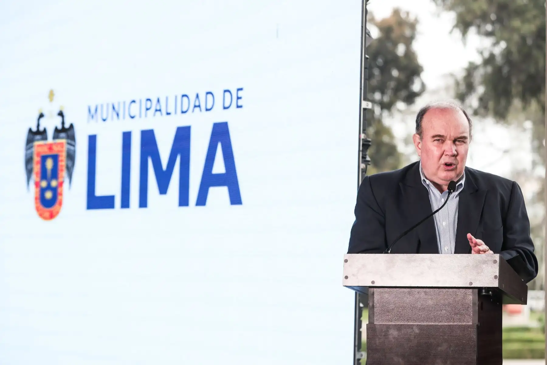 Alcalde de Lima, Rafael López Aliaga, y Ministra de Vivienda, Construcción y Saneamiento, Hannia Pérez de Cuéllar; firman convenio de cooperación para la construcción de la “Ciudad Bicentenario” en Ancón. 
Foto: ANDINA/ Connie Calderón