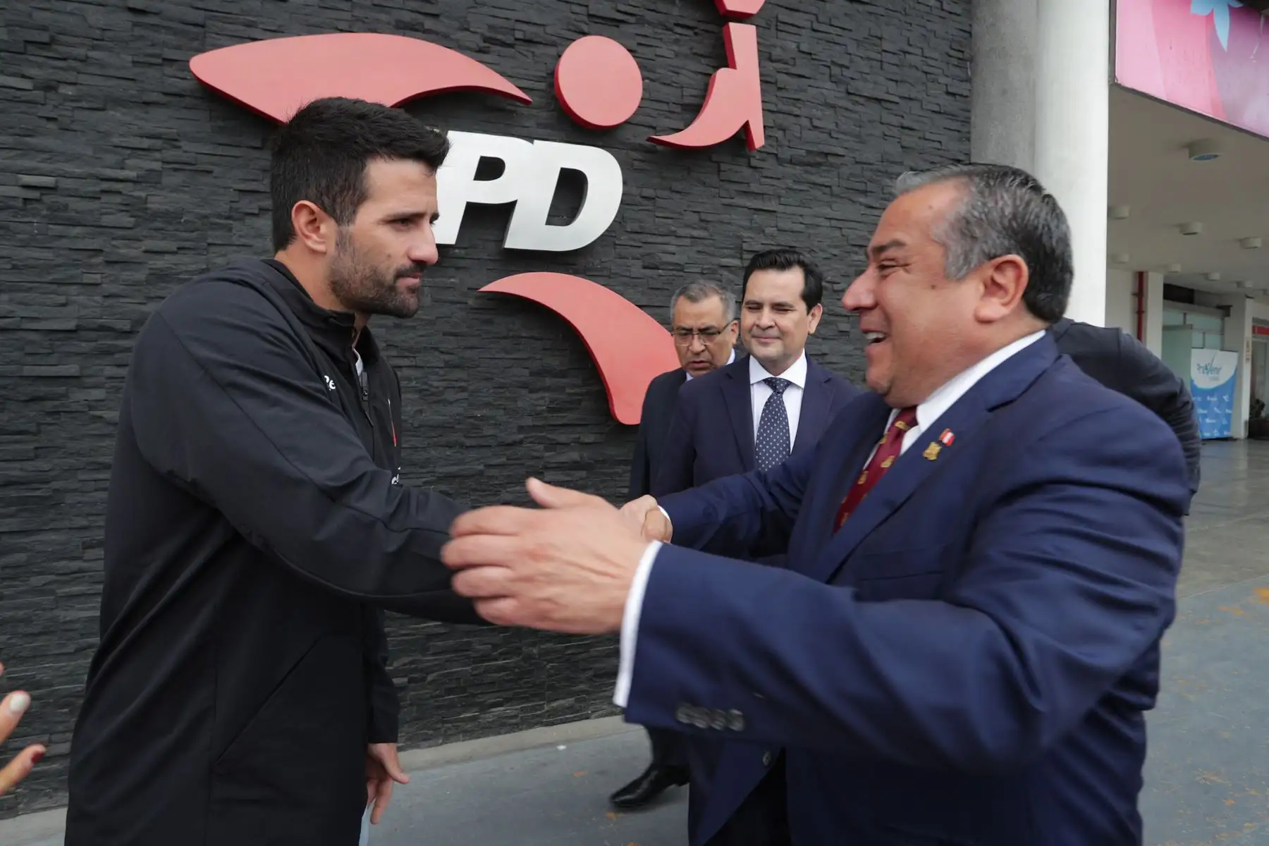 El presidente del Consejo de Ministros, Gustavo Adrianzén y el presidente del Instituto Peruano del Deporte, Federico Tong  se reunieron con deportistas peruanos que participaron en los Juegos Olímpicos París 2024, a quienes felicitaron por su destacada performance y escucharon sus necesidades.
Foto: PCM