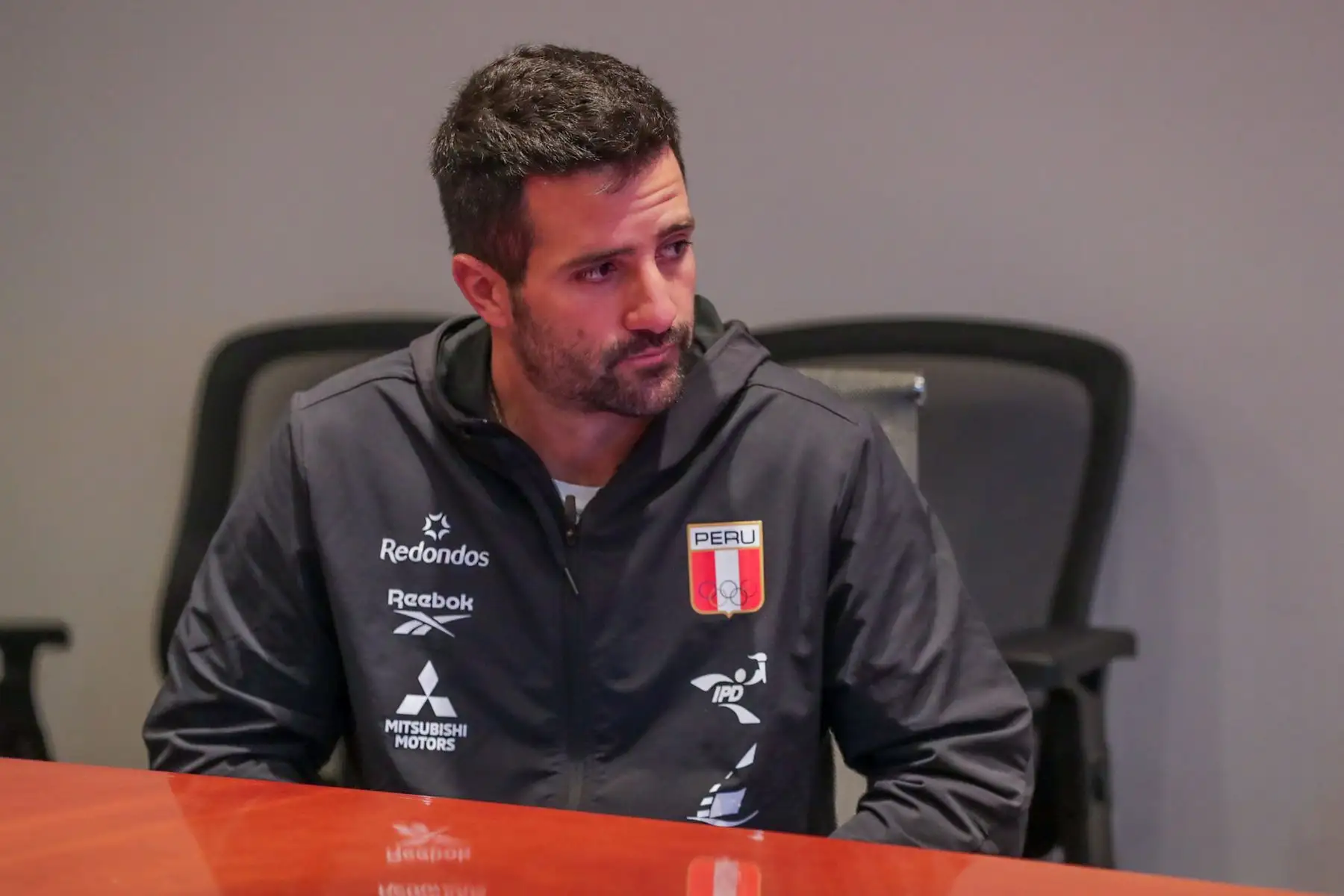 El presidente del Consejo de Ministros, Gustavo Adrianzén y el presidente del Instituto Peruano del Deporte, Federico Tong  se reunieron con deportistas peruanos que participaron en los Juegos Olímpicos París 2024, a quienes felicitaron por su destacada performance y escucharon sus necesidades.
Foto: PCM