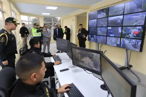 La nueva base del Escuadrón Motorizado de Intervenciones de Riesgo (Emir) de la Unidad de Emergencia Motorizada “Los Halcones” se ubica en el límite entre los distritos de San Juan de Lurigancho y El Agustino.