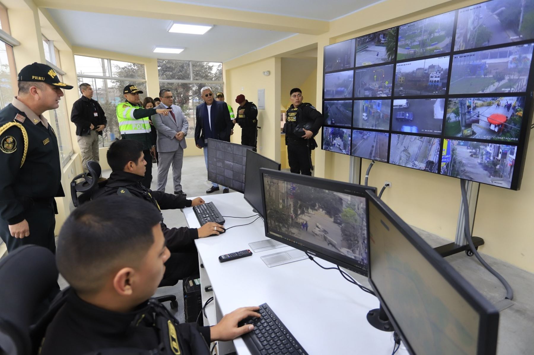 La nueva base del Escuadrón Motorizado de Intervenciones de Riesgo (Emir) de la Unidad de Emergencia Motorizada “Los Halcones” se ubica en el límite entre los distritos de San Juan de Lurigancho y El Agustino.