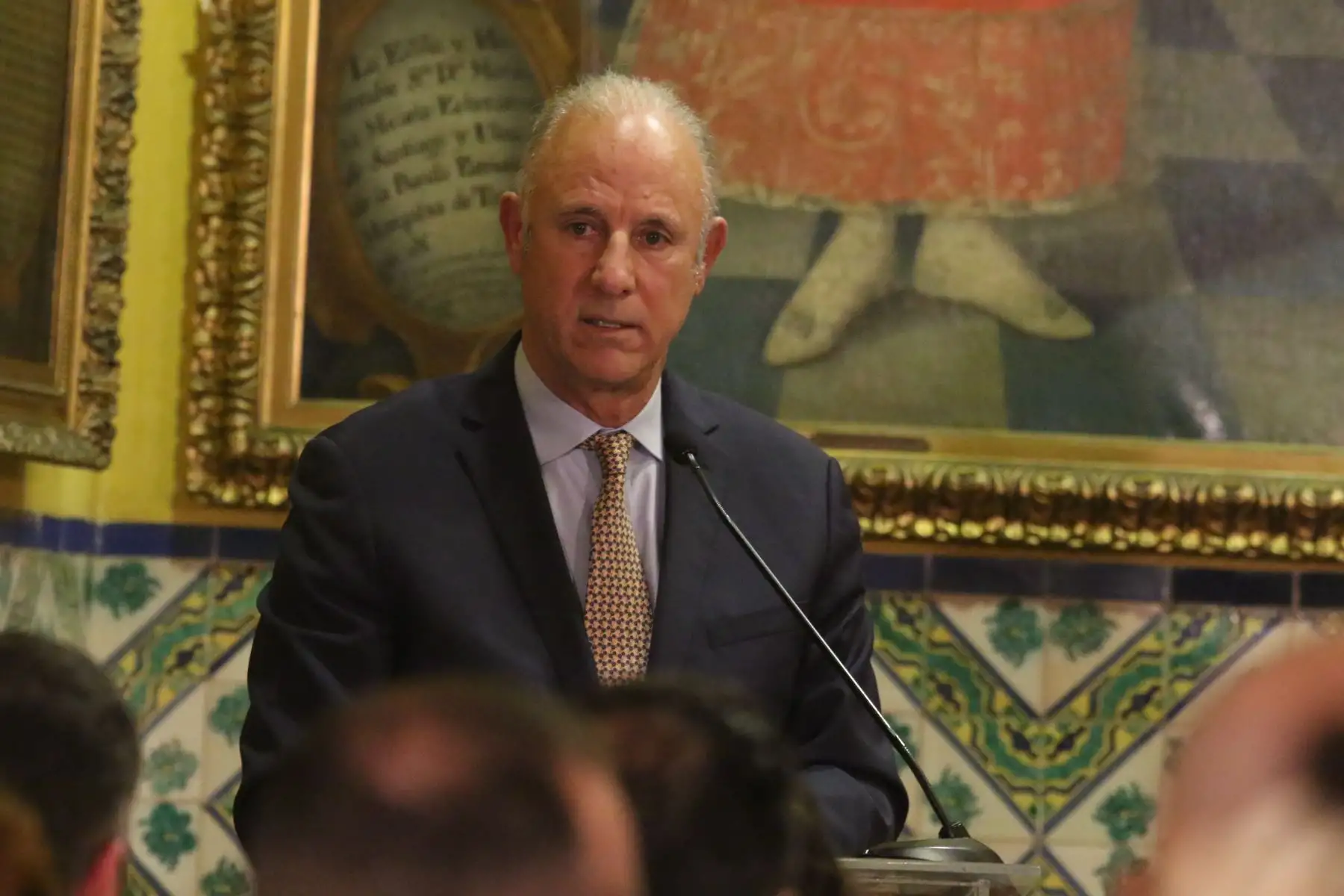 El ministro de Relaciones Exteriores, Javier González-Olaechea, y el subcecretario de Estado para el Crecimiento Económico, Energía y Medio Ambiente, Jose Fernández, suscribieron el  memorando de entendimiento entre el Peru y EE.UU. sobre cooperación para reforzar la gobernanza en el sector de los metales críticos. FOTO: ANDINA/Héctor Vinces