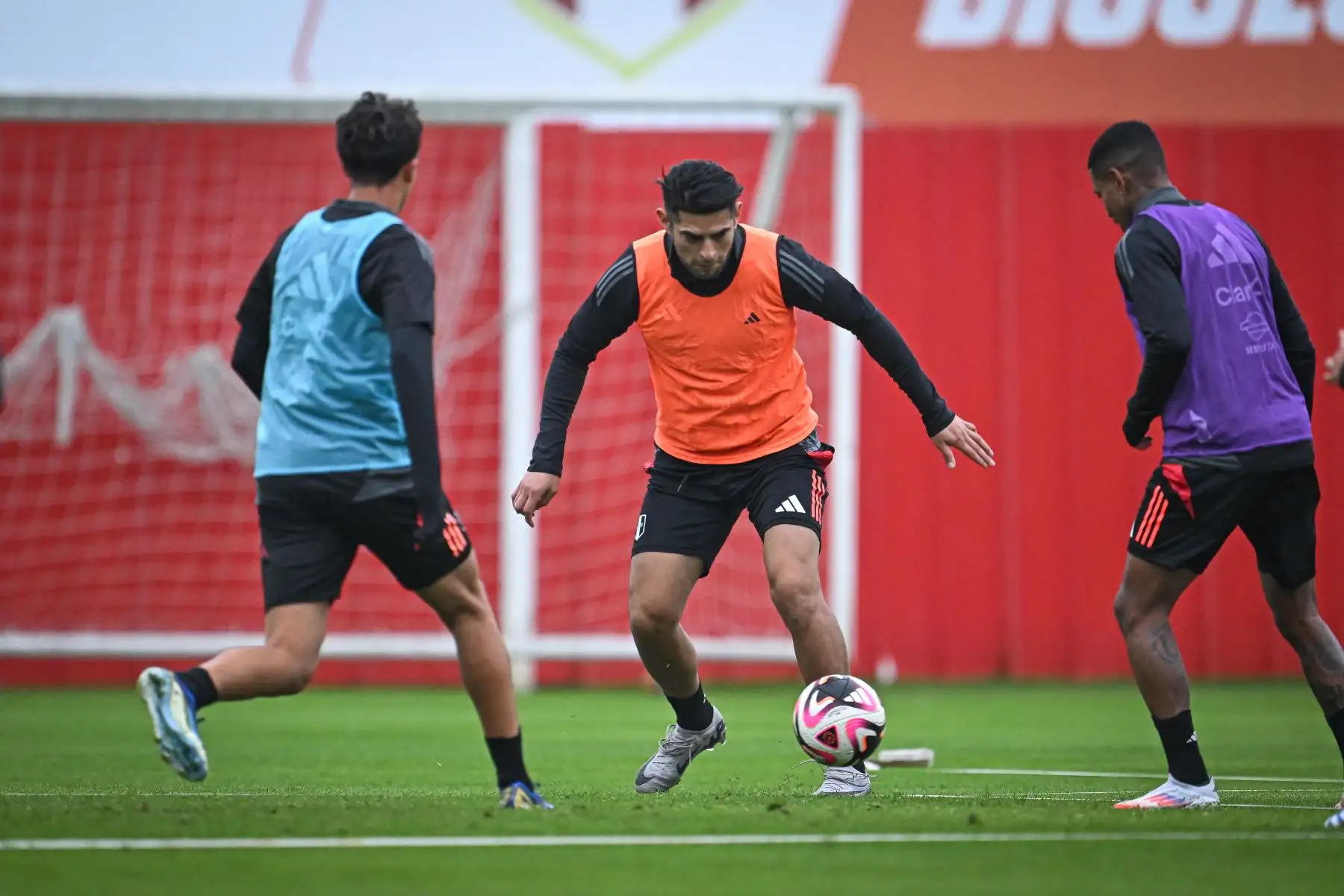 Jugadores de la Selección Peruana de Fútbol, dirigidos por el técnico Jorge Fossati, entrenan en la Villa Deportiva Nacional (Videna), con miras a su próximo partido de eliminatorias al Mundial 2026 contra Colombia el viernes 6 de setiembre. Foto: FPF