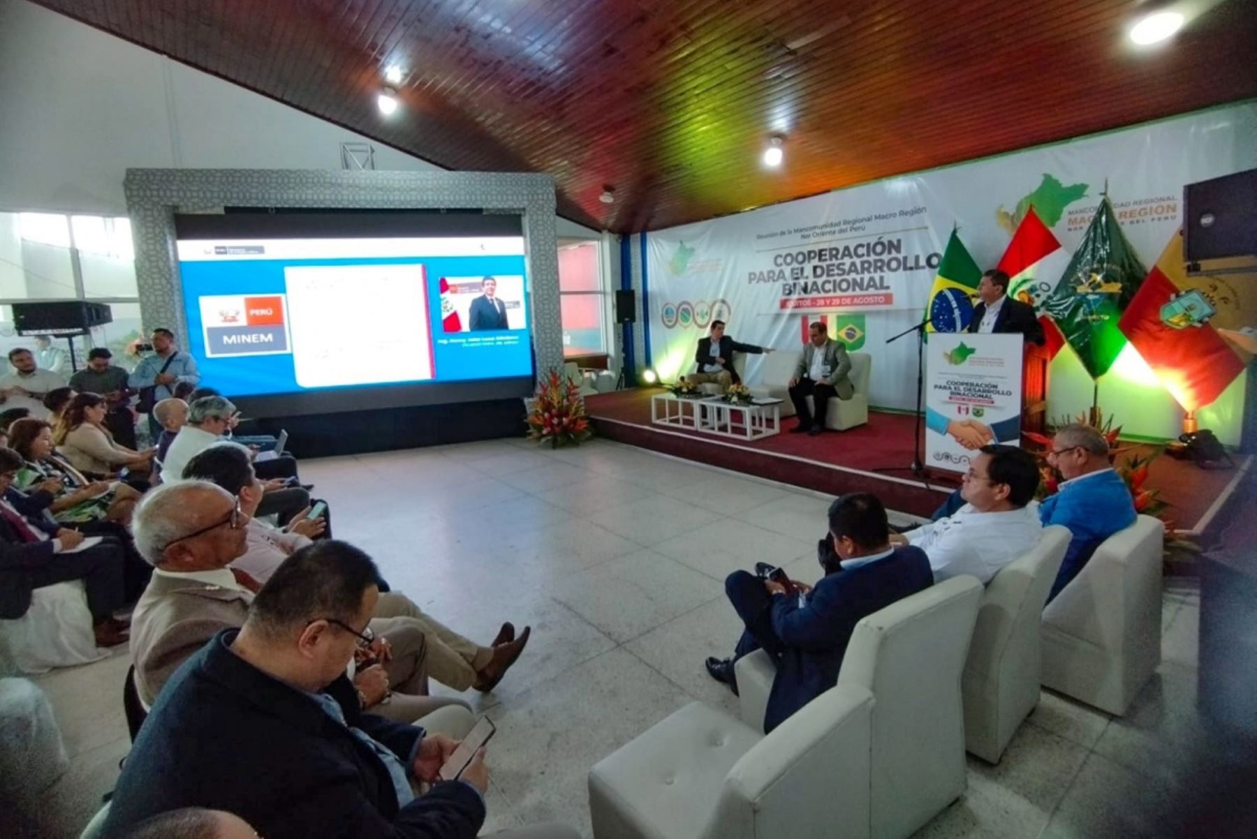 Viceministro de Minas, Henry Luna Córdova participa en la reunión de la Mancomunidad Regional Macro Región Nor Oriente del Perú: "Cooperación para el Desarrollo Binacional". Foto: Cortesía.