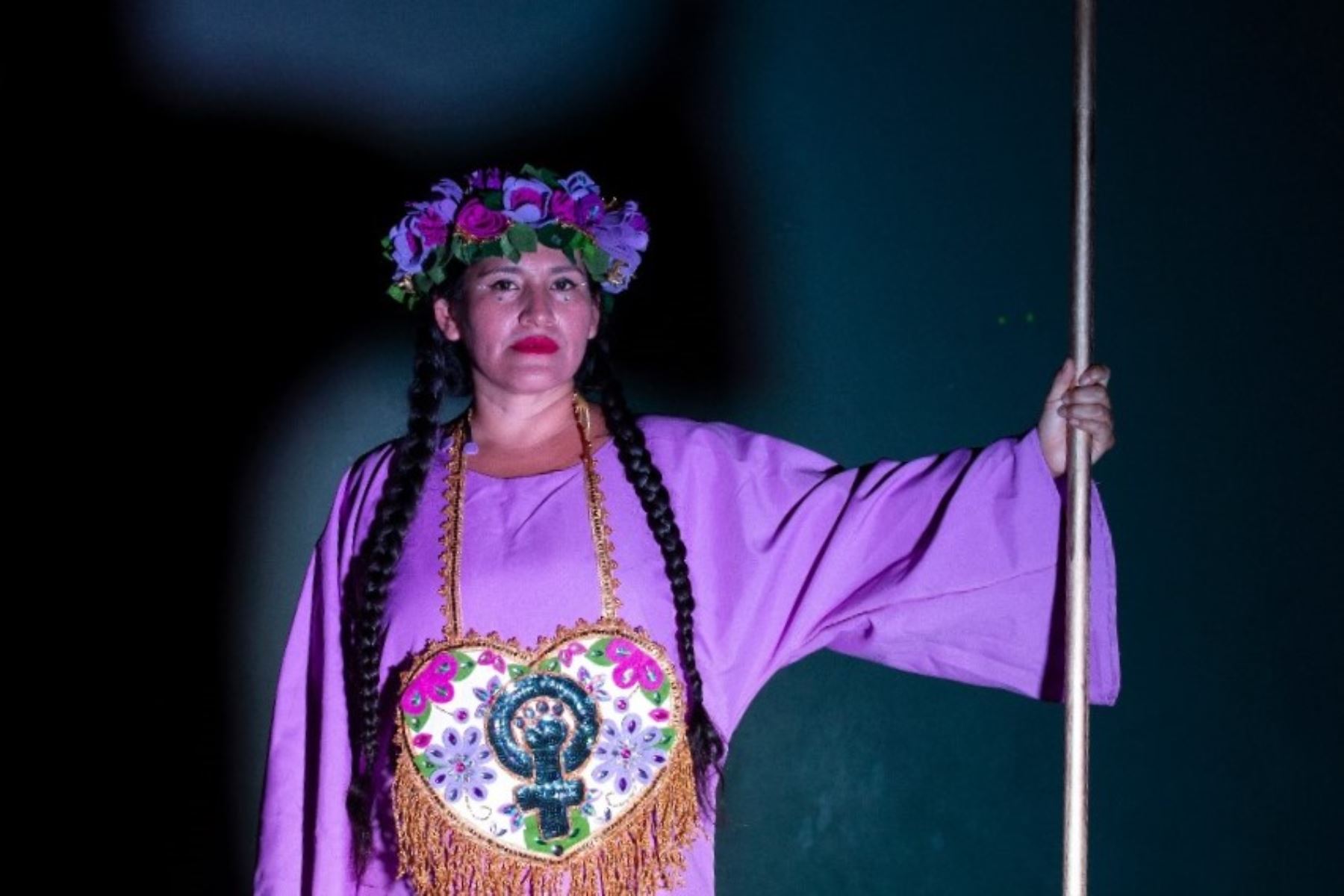 Liliana Albornoz presenta "¿Dónde están las feministas?" en el teatro El Galpón. Foto: ANDINA/Difusión