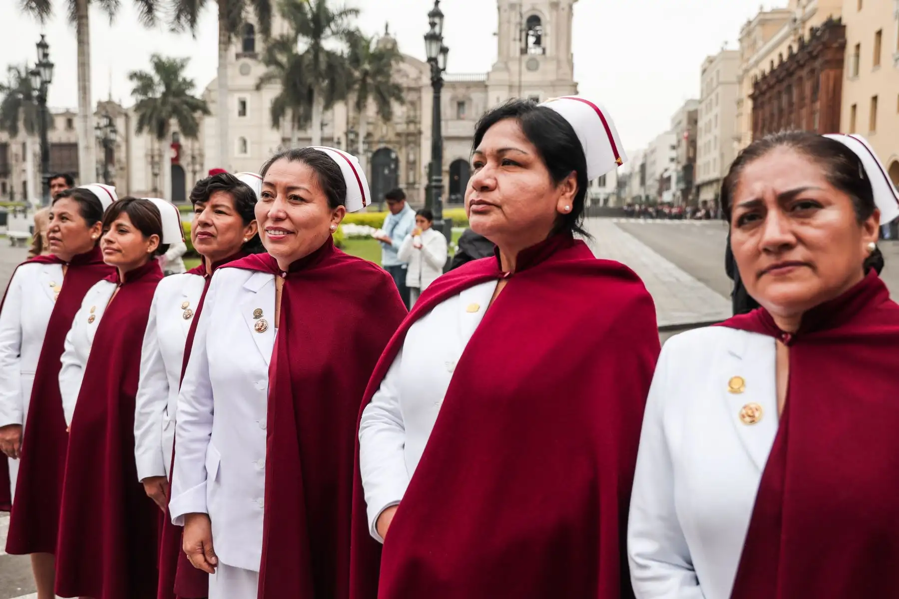 Imagen de Santa Rosa de Lima sale en procesión de la Plaza Mayor acompañada de fieles devotos. 

Foto: ANDINA/ Connie Calderón