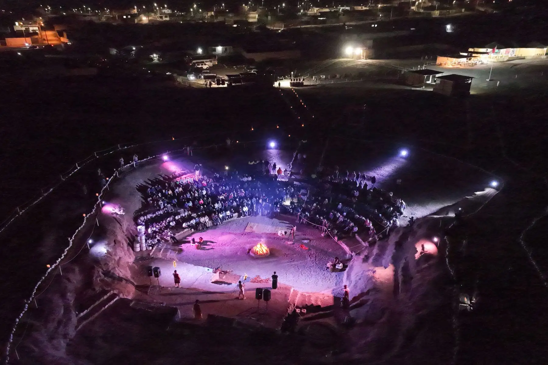 Con ceremonia de pago a la tierra y escenificaciones mitológicas se dió inicio al Vichama Raymi 2024, celebración que conmemora los 17 años del inicio de las investigaciones y conservación del Sitio Arqueológico de Vichama, asociada a la civilización Caral, desde el distrito de Végueta, en la provincia de Huaura, región Lima. Foto: ANDINA/Daniel Bracamonte