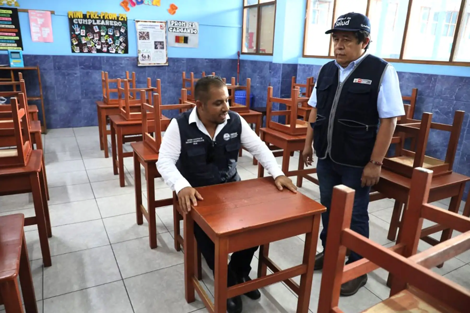 Desde Loreto, a fin  de garantizar y transparentar la evaluación del SERUMS, el Minsa, junto a la Geresa, inspeccionó el Centro Educativo Parroquial Nuestra Señora de Fátima, una de las 27 sedes a nivel nacional donde se realizará el examen este 1 de setiembre.
Foto: Minsa
