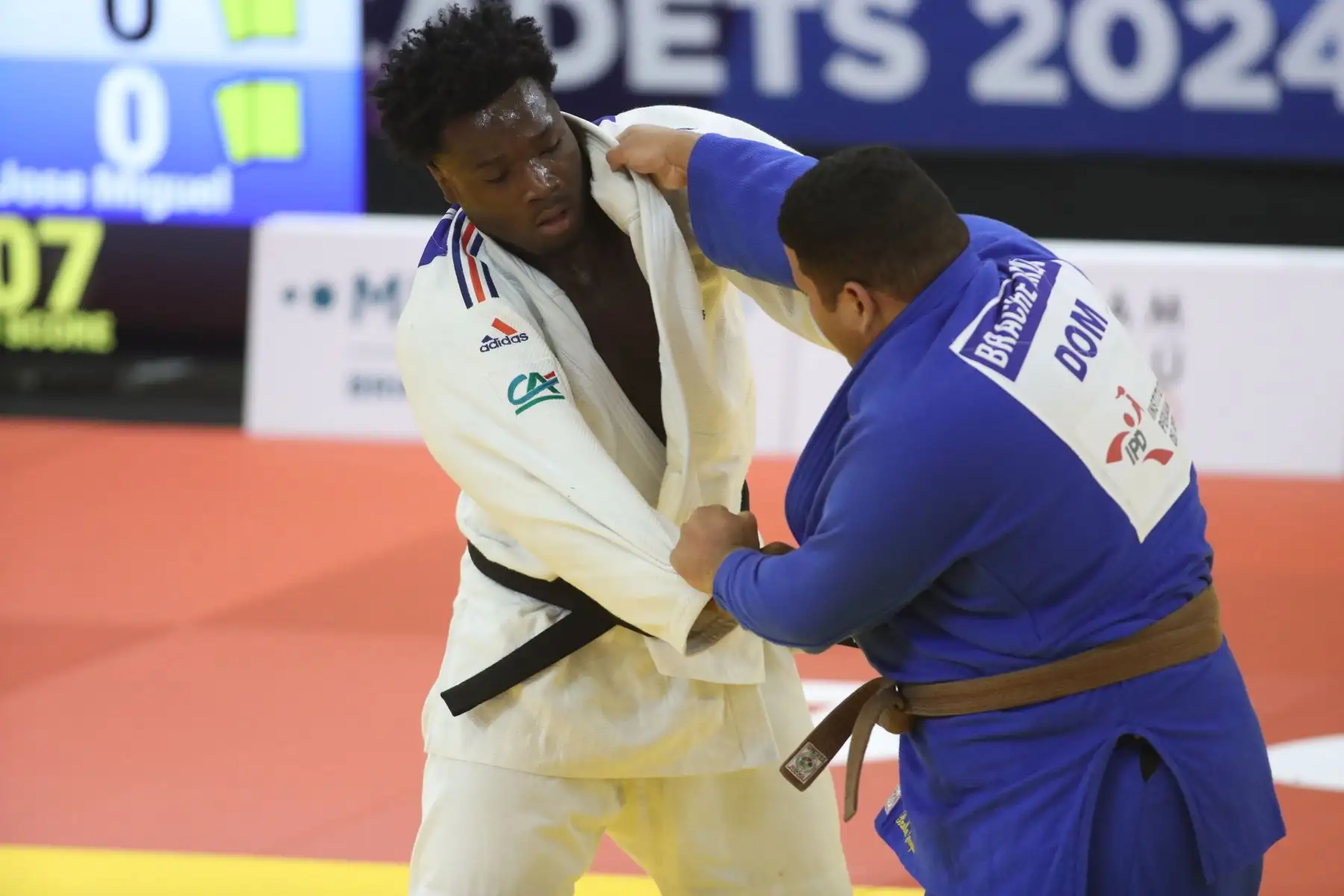 El Campeonato Mundial Cadetes de Judo Lima 2024 se desarrolla del 28 de agosto al 1 de setiembre en el Polideportivo 1 de la sede de Legado Videna, con la participación de aproximadamente 500 deportistas de 51 países. En la imágen , Jean Pascal Da Costa, Francia y José Miguel Brache, Puerto Rico.
Foto: ANDINA/ Lino Chipana