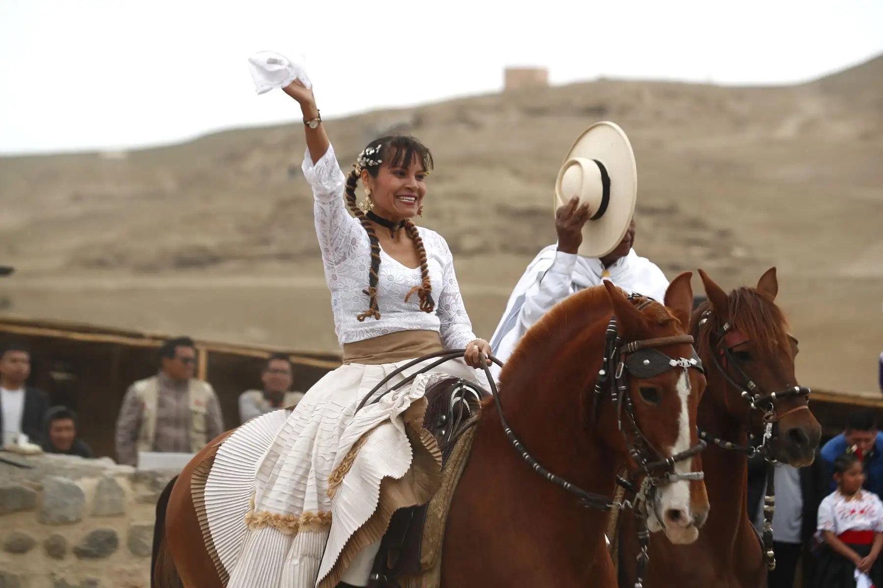 Desde el Sitio Arqueológico de Vichama, ubicado en Végueta, región Lima, se realizó el Vichama Raymi, actividad cultural como parte de las celebraciones por conmemorarse los 17 años del inicio de las investigaciones y conservación del sitio arqueológico, a la cual acudieron turistas y habitantes locales de Végueta. 
Foto: ANDINA/Daniel Bracamonte