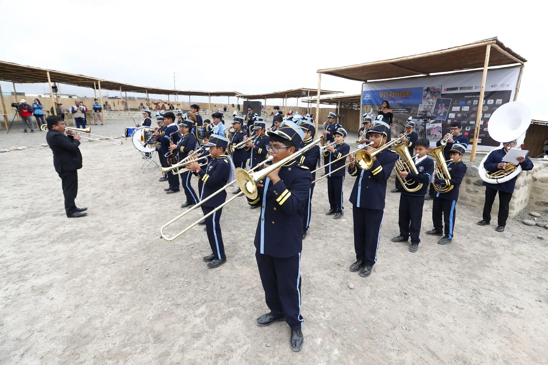 El Vichama Raymi, que conmemora los 17 años del inicio de las investigaciones y conservación del Sitio Arqueológico de Vichama, contó con diversos números artísticos como danzas tradicionales, música en vivo y desfile de caballos peruanos de paso, así como degustación de comidas típicas, entre otras actividades. 
Foto: ANDINA/Daniel Bracamonte