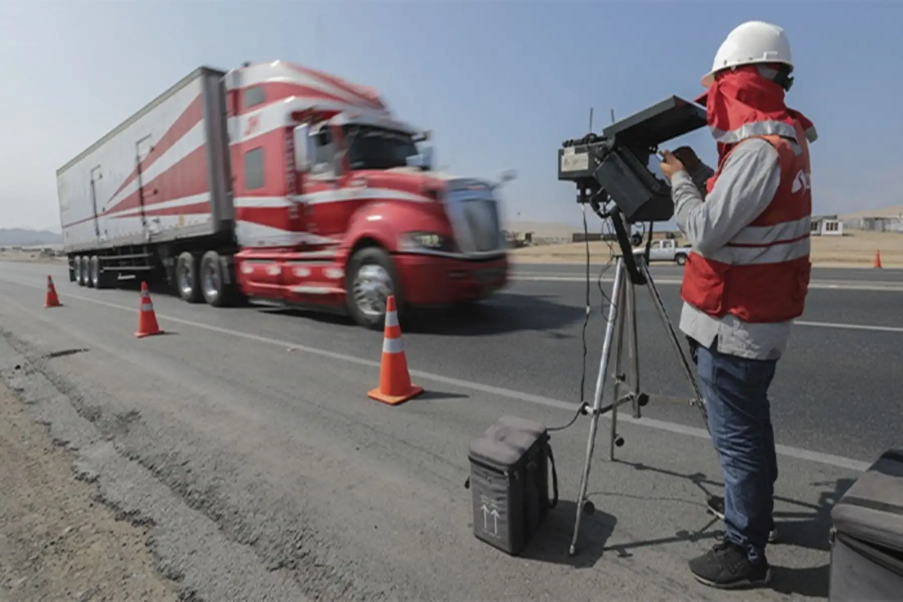 Sutran ejecuta acciones de control al transporte de carga internacional en la región Moquegua. Cortesía