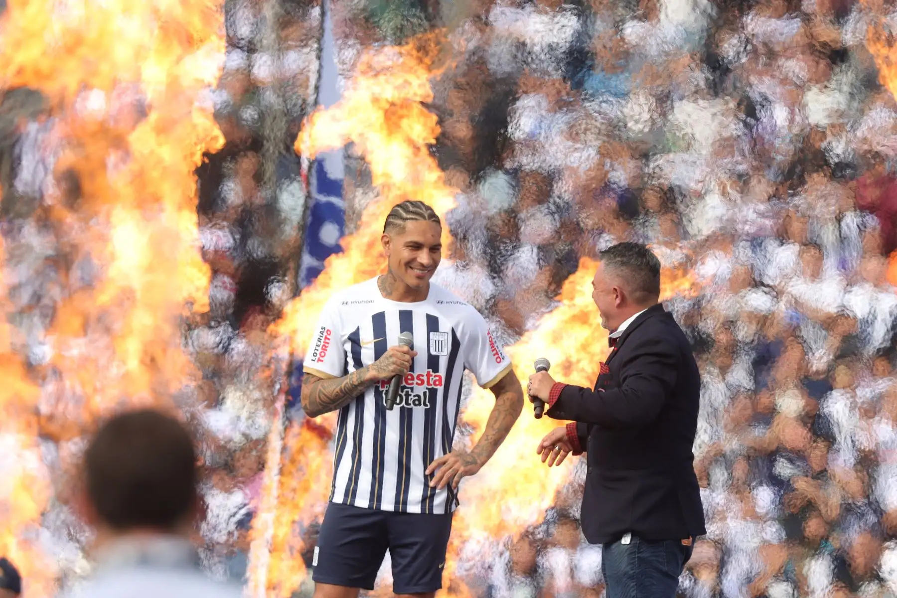 Alianza Lima presenta oficialmente a Paolo Guerrero como flamante refuerzo para el Torneo Clausura 2024.
Foto: ANDINA/ Lino Chipana