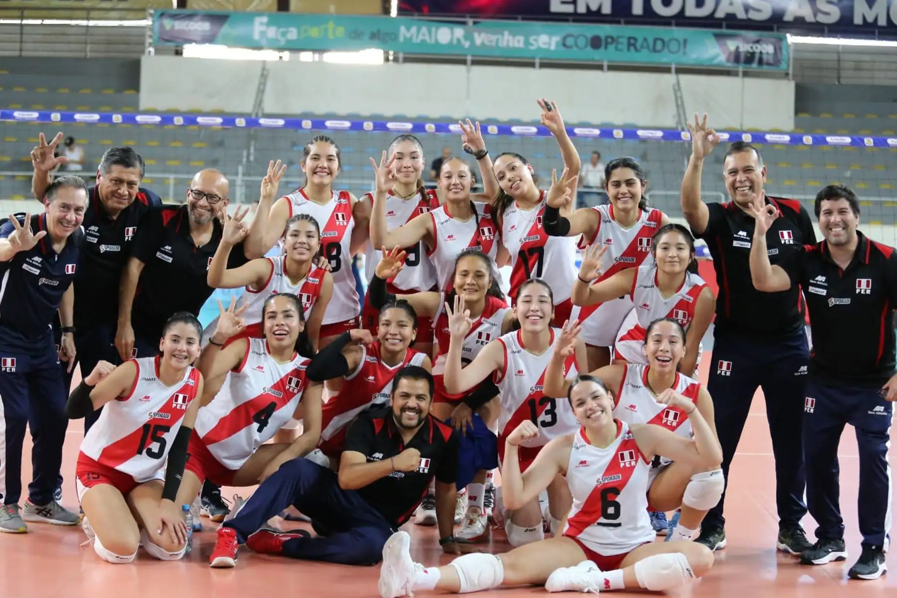 La selección femenina U19 de nuestro país, logró clasificar al Mundial de esta categoría y subir al podio del Sudamericano desarrollado en Brasil, al vencer categóricamente a Chile.
Foto: FPV