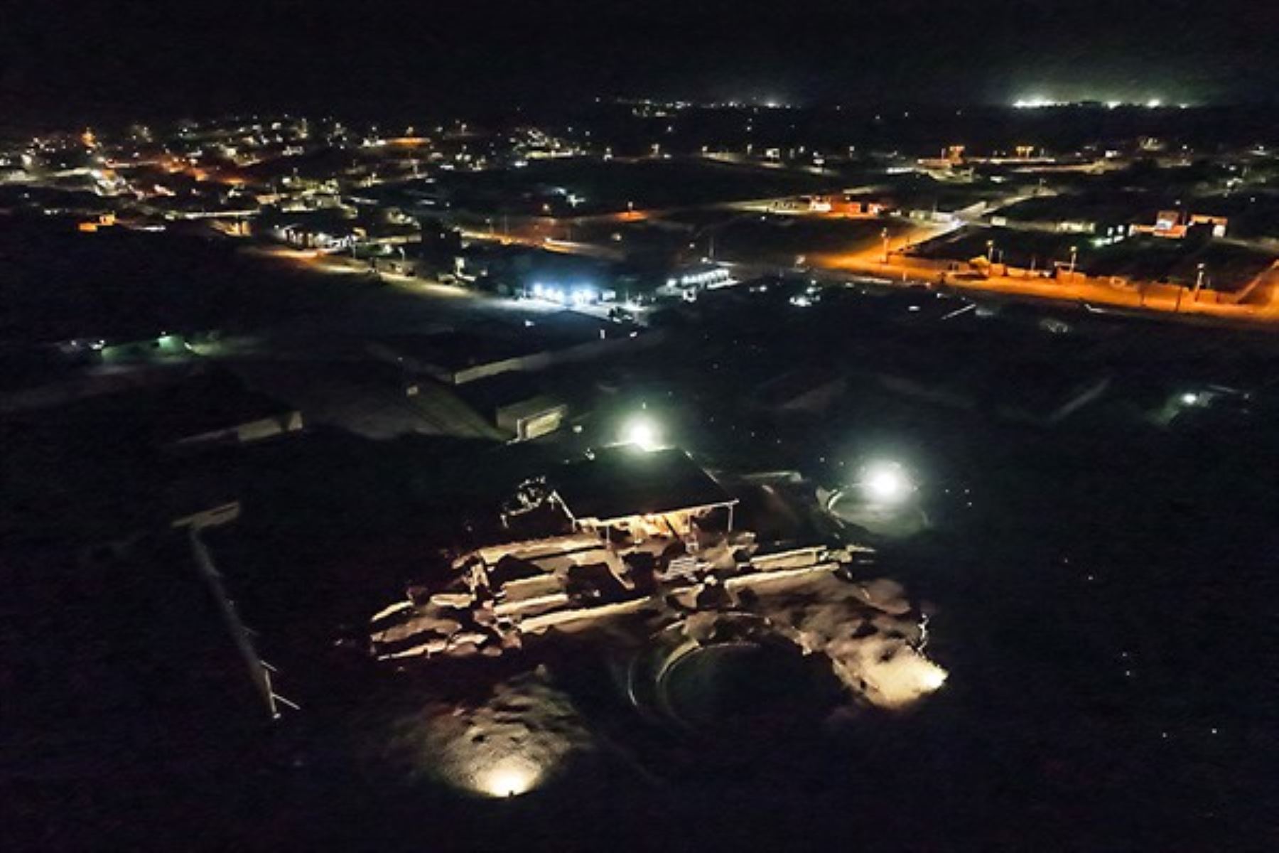 El distrito de Végueta, ubicado en la provincia limeña de Huaura, rindió homenaje al sitio arqueológico Vichama, al cumplirse 17 años del inicio de las investigaciones a la antigua ciudad pesquera de la Cultura Caral.