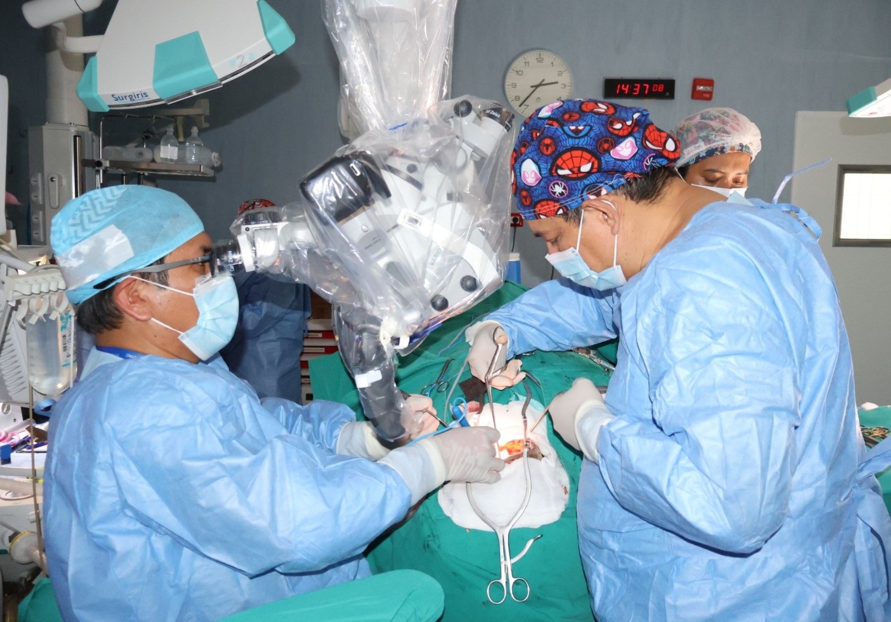 Especialistas del IREN Centro retiraron un tumor cerebuloso gigante que afectaba a paciente de 60 años natural de Huancavelica. ANDINA/Difusión