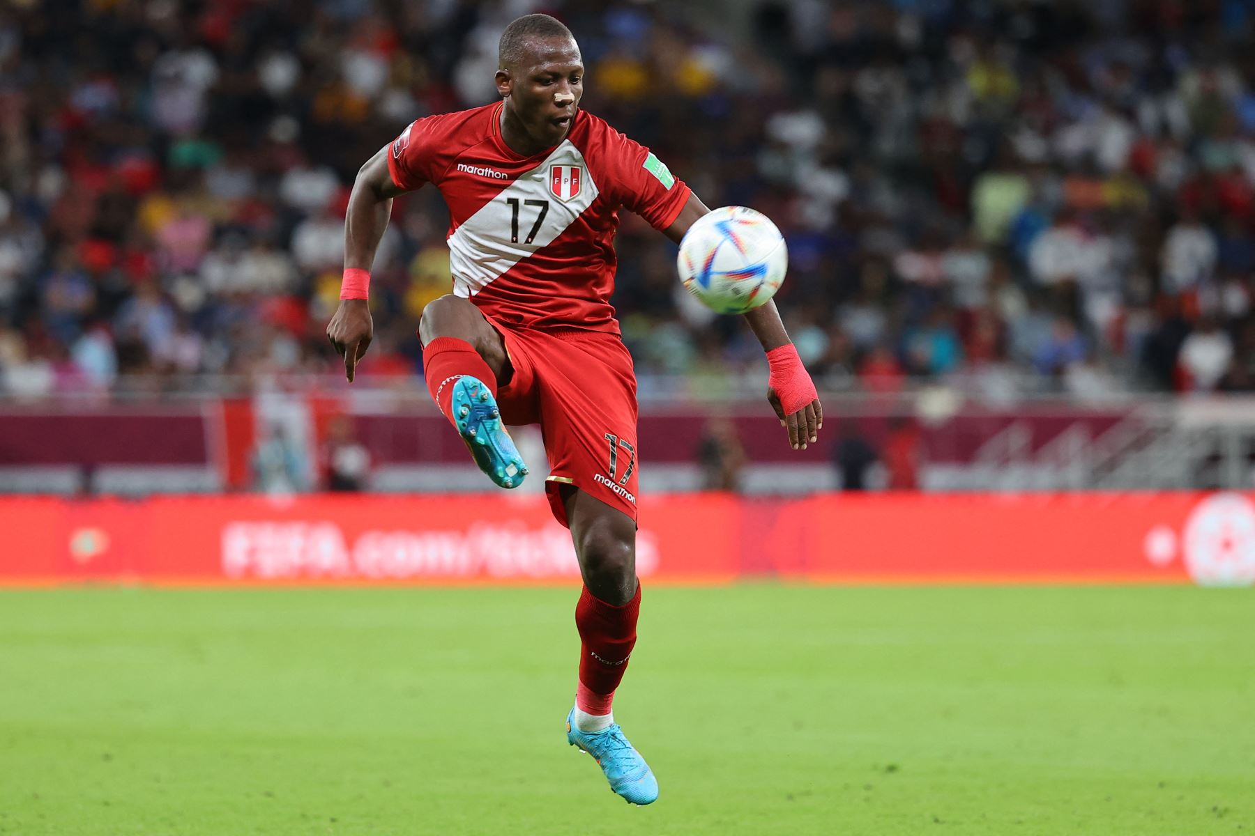 Luis Advíncula, lateral derecho de Boca Juniors (Argentina) Foto: AFP