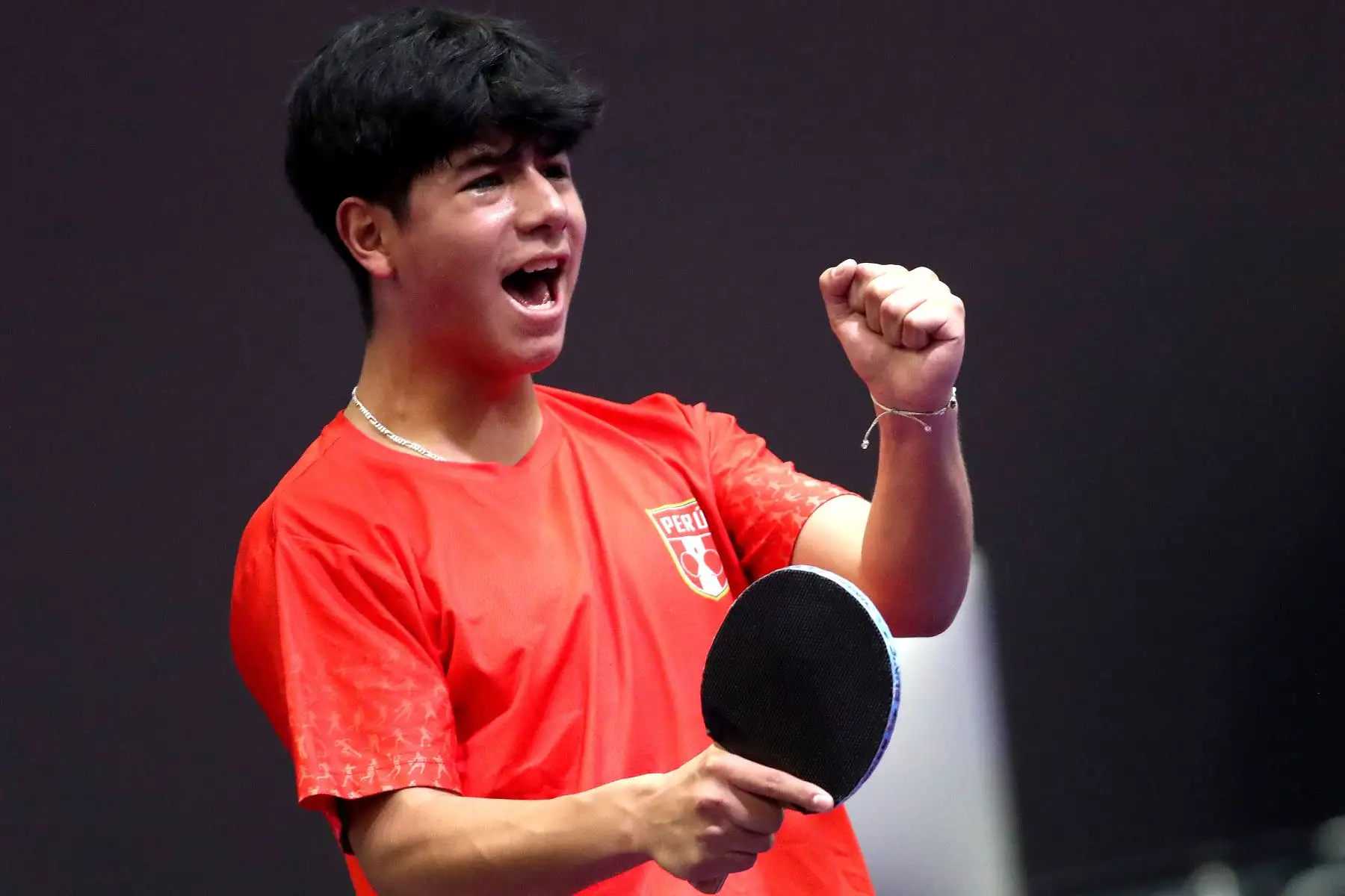 Partido de Tenis de Mesa entre los equipos de Perú y Argentina. Jugadores : Santiago Uribe, Estéban Camacho y Samuel Duffoo del equipo peruano. Benjamín Archua, Agustín Asmu y Guiliano La Visa de Argentina, participan  en el Campeonato Panamericano Juvenil Lima 2024, el cual es clasificatorio al Mundial de la categoría que se realizará en noviembre en Suecia.
Foto : ANDINA/ Lino Chipana.