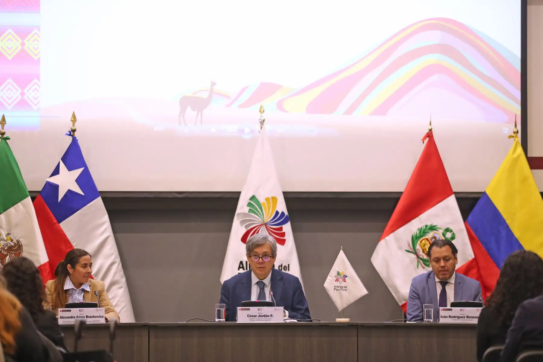 El Programa Nacional de  Becas y Crédito Educativo (PRONABEC) y el Ministerio de Relaciones Exteriores dan la bienvenida a los ganadores de la Beca Alianza del Pacífico, estudiantes procedentes de países como Chile, México y Colombia. Foto: ANDINA / Lino Chipana