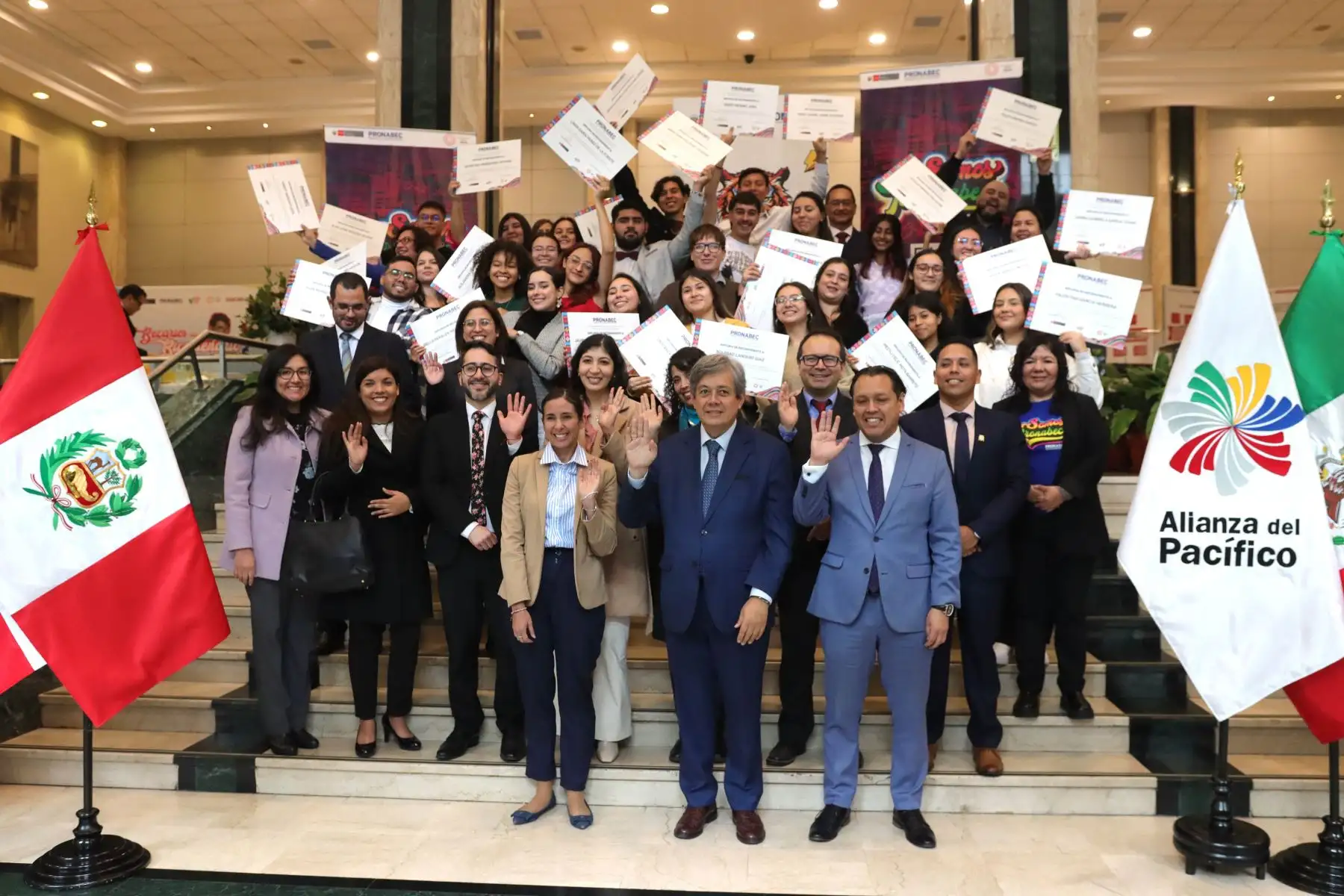 El Programa Nacional de  Becas y Crédito Educativo (PRONABEC) y el Ministerio de Relaciones Exteriores dan la bienvenida a los ganadores de la Beca Alianza del Pacífico, estudiantes procedentes de países como Chile, México y Colombia. Foto: ANDINA / Lino Chipana