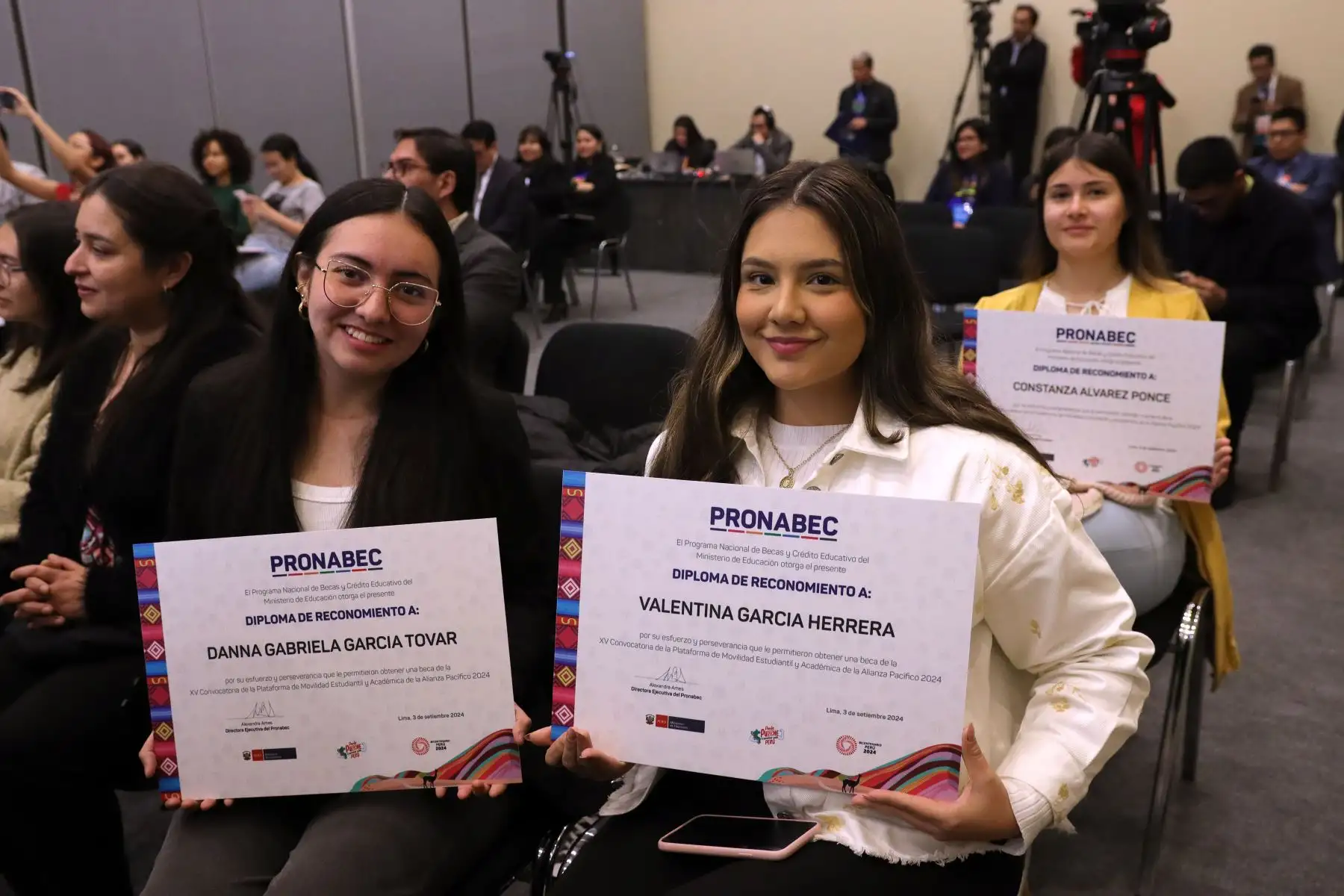 El Programa Nacional de  Becas y Crédito Educativo (PRONABEC) y el Ministerio de Relaciones Exteriores dan la bienvenida a los ganadores de la Beca Alianza del Pacífico, estudiantes procedentes de países como Chile, México y Colombia. Foto: ANDINA / Lino Chipana