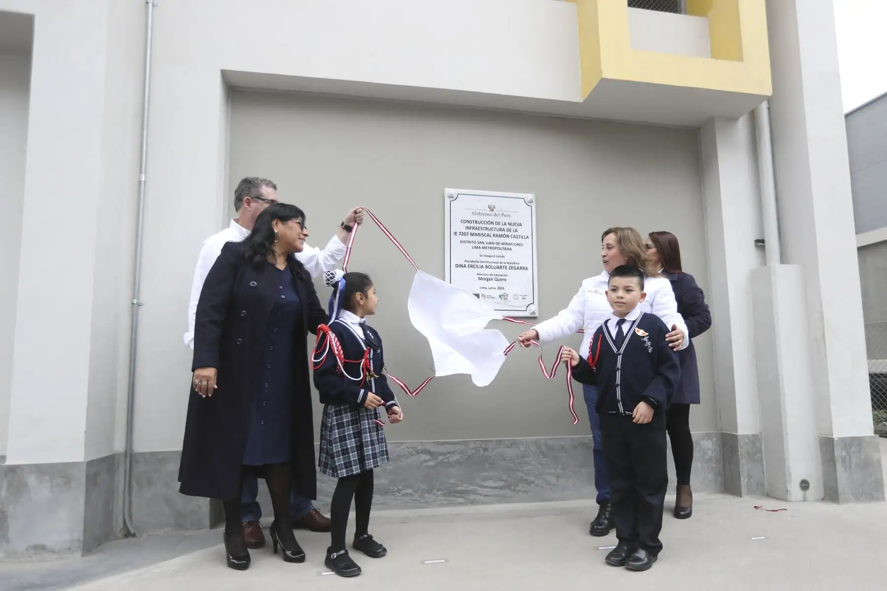 La presidenta de la República, Dina Ercilia Boluarte Zegarra, participó en la ceremonia de inauguración de la I.E. Bicentenario 7207 "Mariscal Ramón Castilla" en el distrito de San Juan de Miraflores. Foto: ANDINA/Presidencia