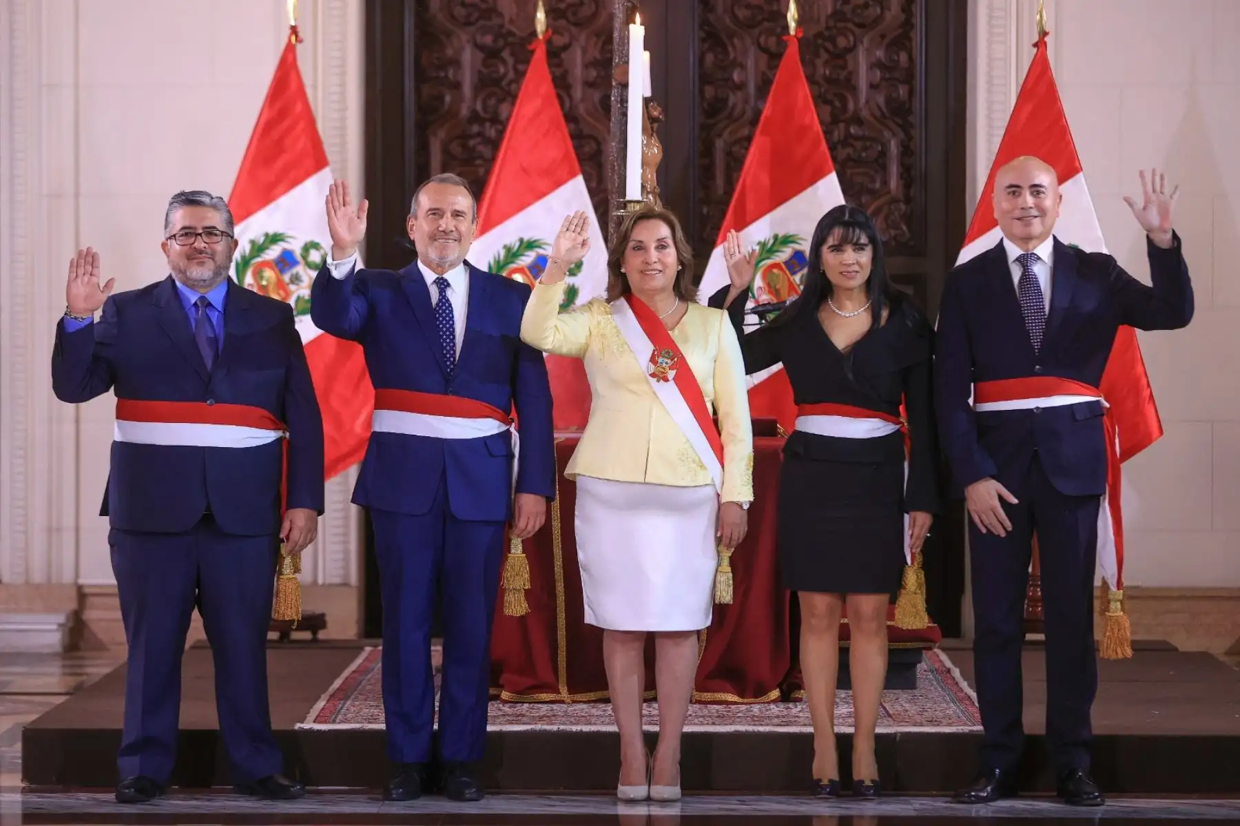 La presidenta de la República, Dina Ercilia Boluarte Zegarra, tomó juramento a los nuevos ministros de Estado en las carteras de Relaciones Exteriores, Cultura, Vivienda Construcción y Saneamiento, y Comercio Exterior y Turismo, desde Palacio de Gobierno. Foto: ANDINA/Presidencia