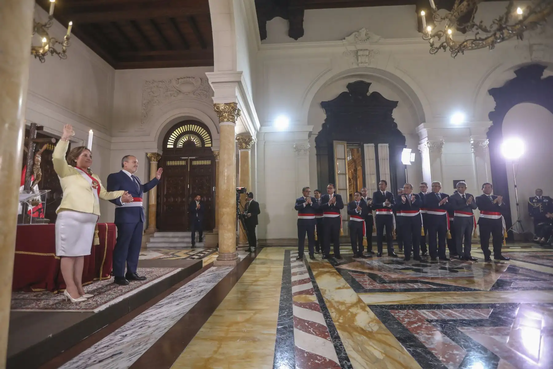 La presidenta de la República, Dina Ercilia Boluarte Zegarra, tomó juramento a los nuevos ministros de Estado en las carteras de Relaciones Exteriores, Cultura, Vivienda Construcción y Saneamiento, y Comercio Exterior y Turismo, desde Palacio de Gobierno. Foto: ANDINA/Presidencia