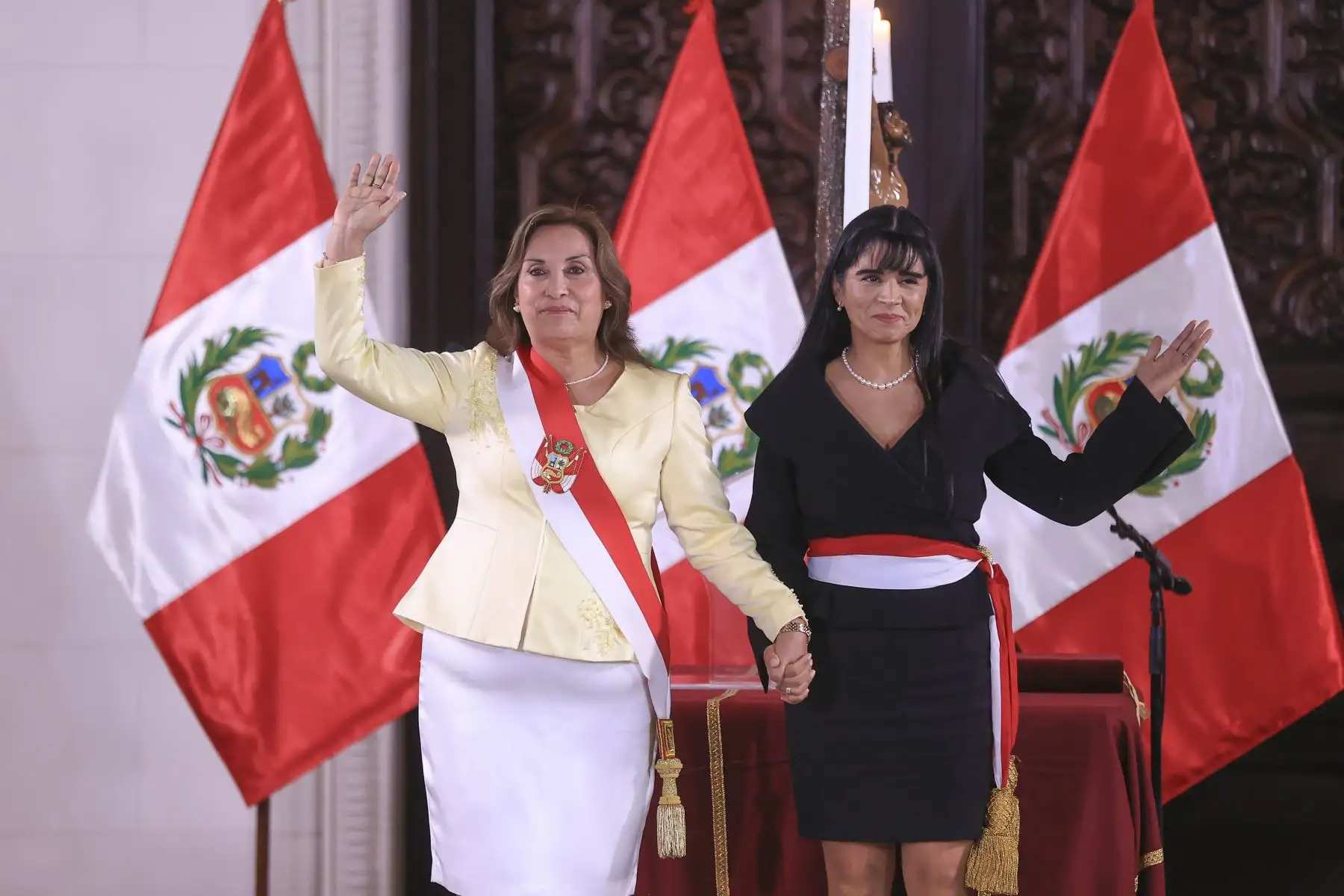 La presidenta de la República, Dina Ercilia Boluarte Zegarra, tomó juramento a los nuevos ministros de Estado en las carteras de Relaciones Exteriores, Cultura, Vivienda Construcción y Saneamiento, y Comercio Exterior y Turismo, desde Palacio de Gobierno. Foto: ANDINA/Presidencia