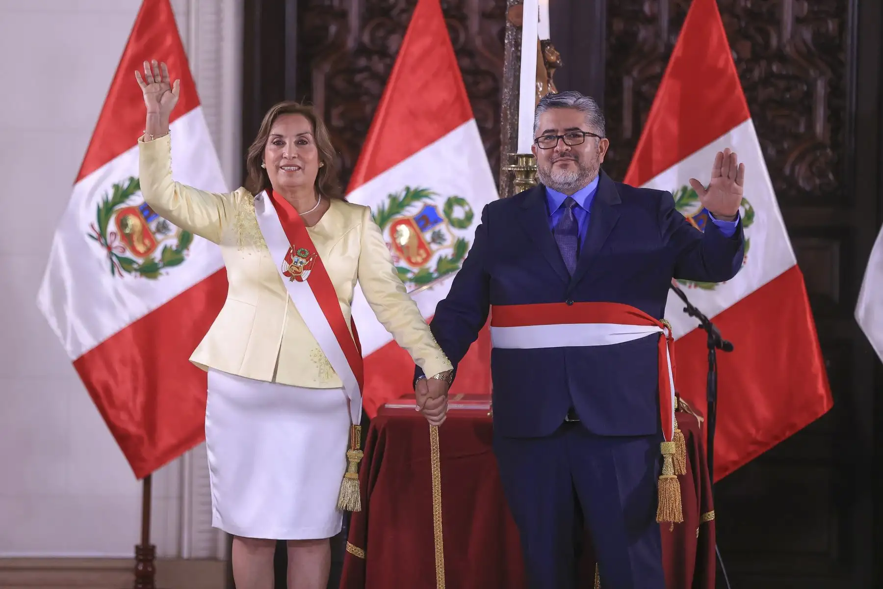 La presidenta de la República, Dina Ercilia Boluarte Zegarra, tomó juramento a los nuevos ministros de Estado en las carteras de Relaciones Exteriores, Cultura, Vivienda Construcción y Saneamiento, y Comercio Exterior y Turismo, desde Palacio de Gobierno. Foto: ANDINA/Presidencia